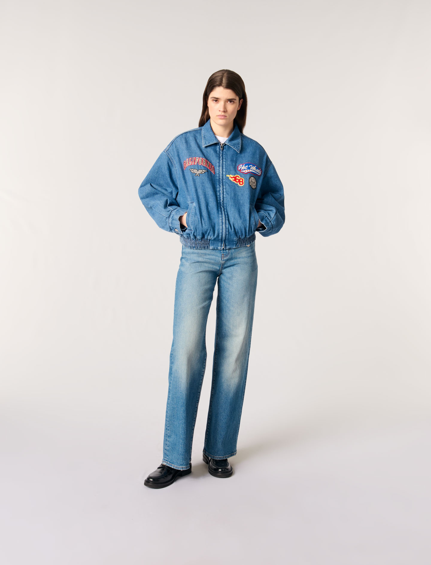 Женская джинсовая куртка оверсайз с вышивкой