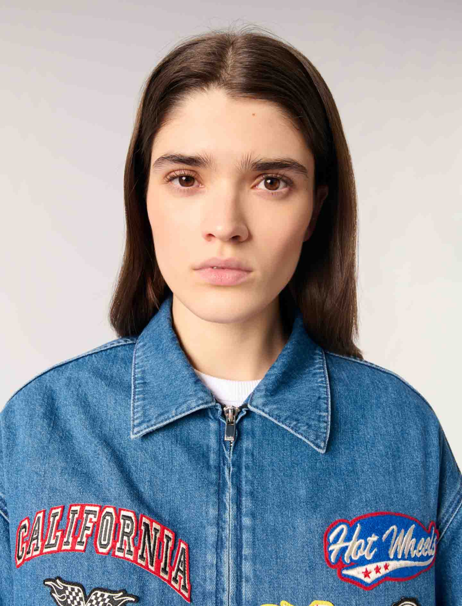 Женская джинсовая куртка оверсайз с вышивкой