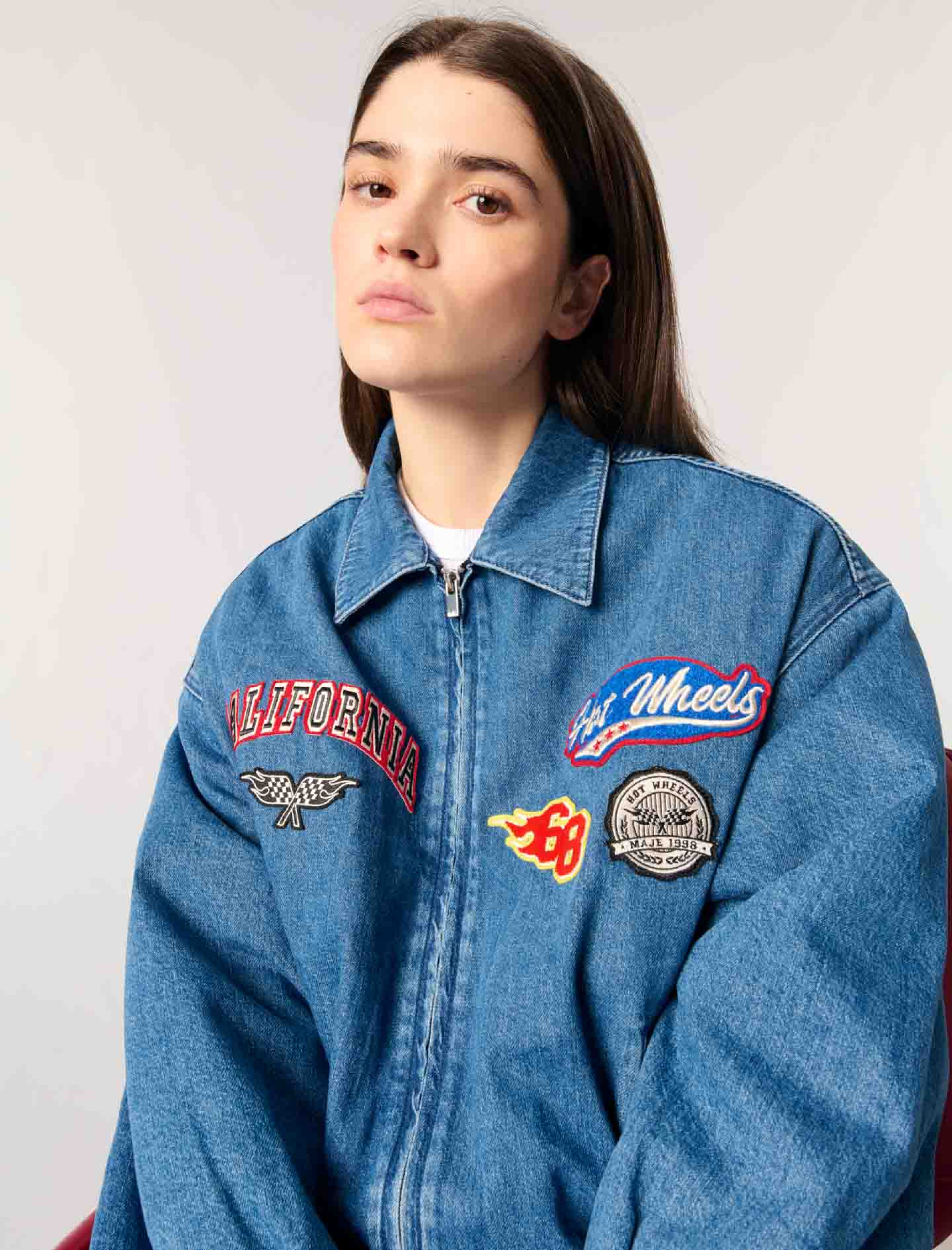 Женская джинсовая куртка оверсайз с вышивкой