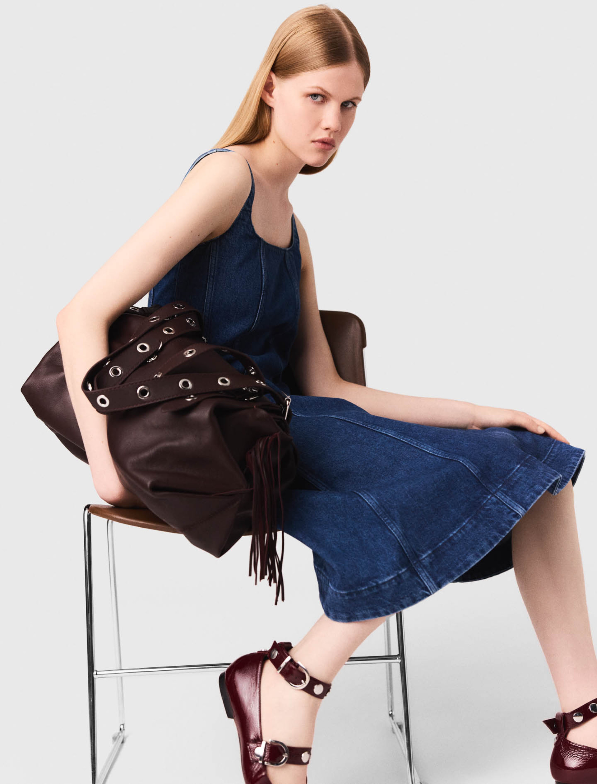 Жіноча довга розкльошена джинсова сукня