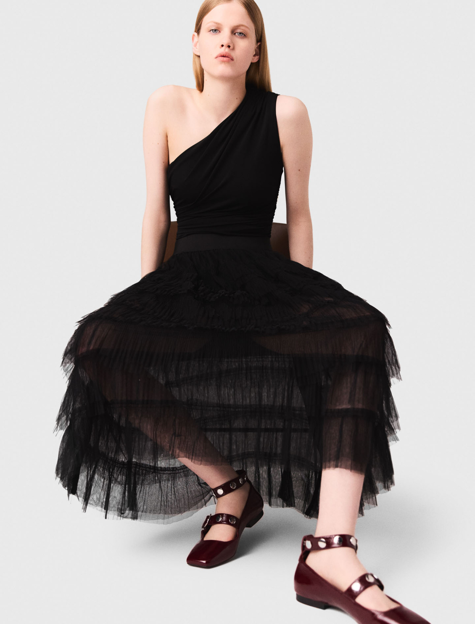 Женское черное асимметричное боди