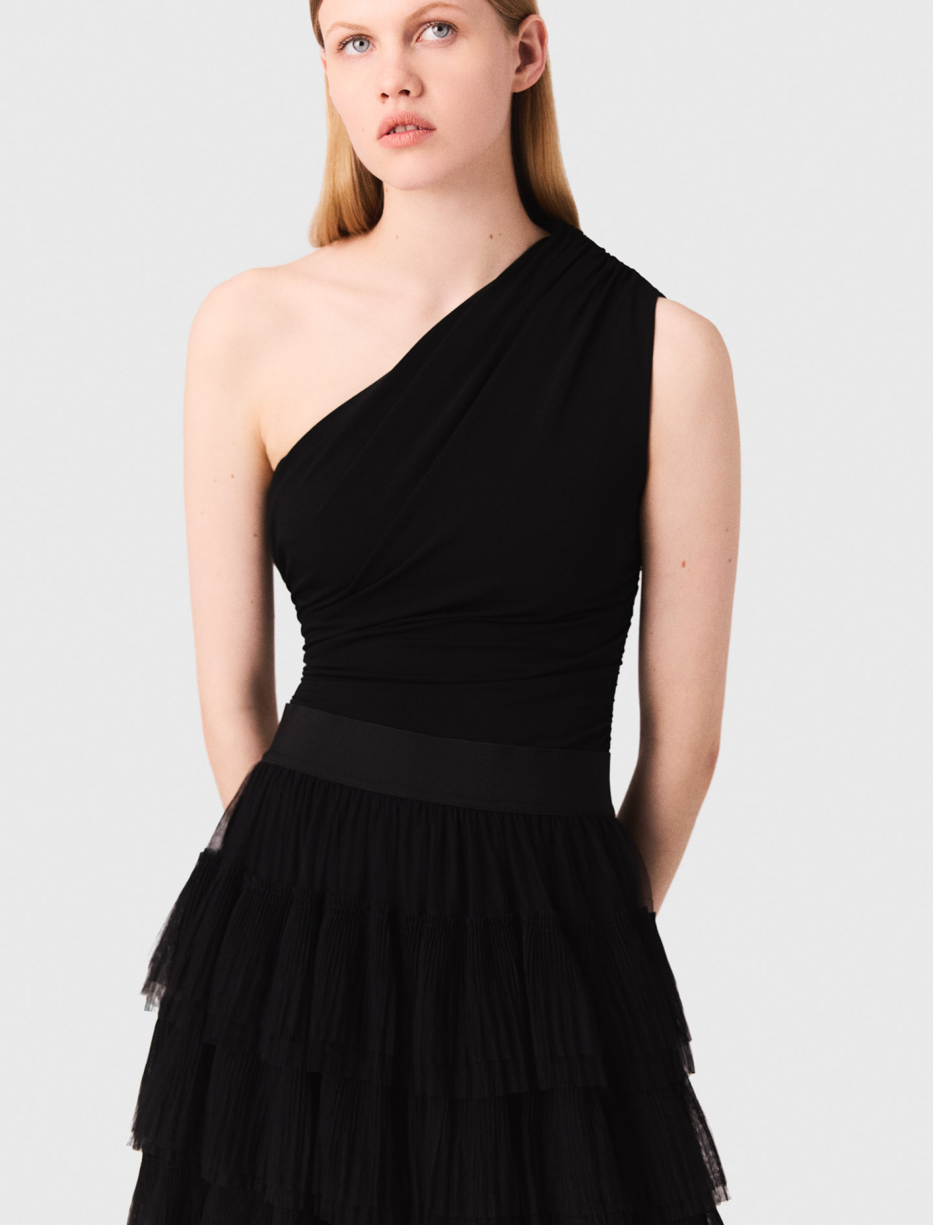 Женское черное асимметричное боди