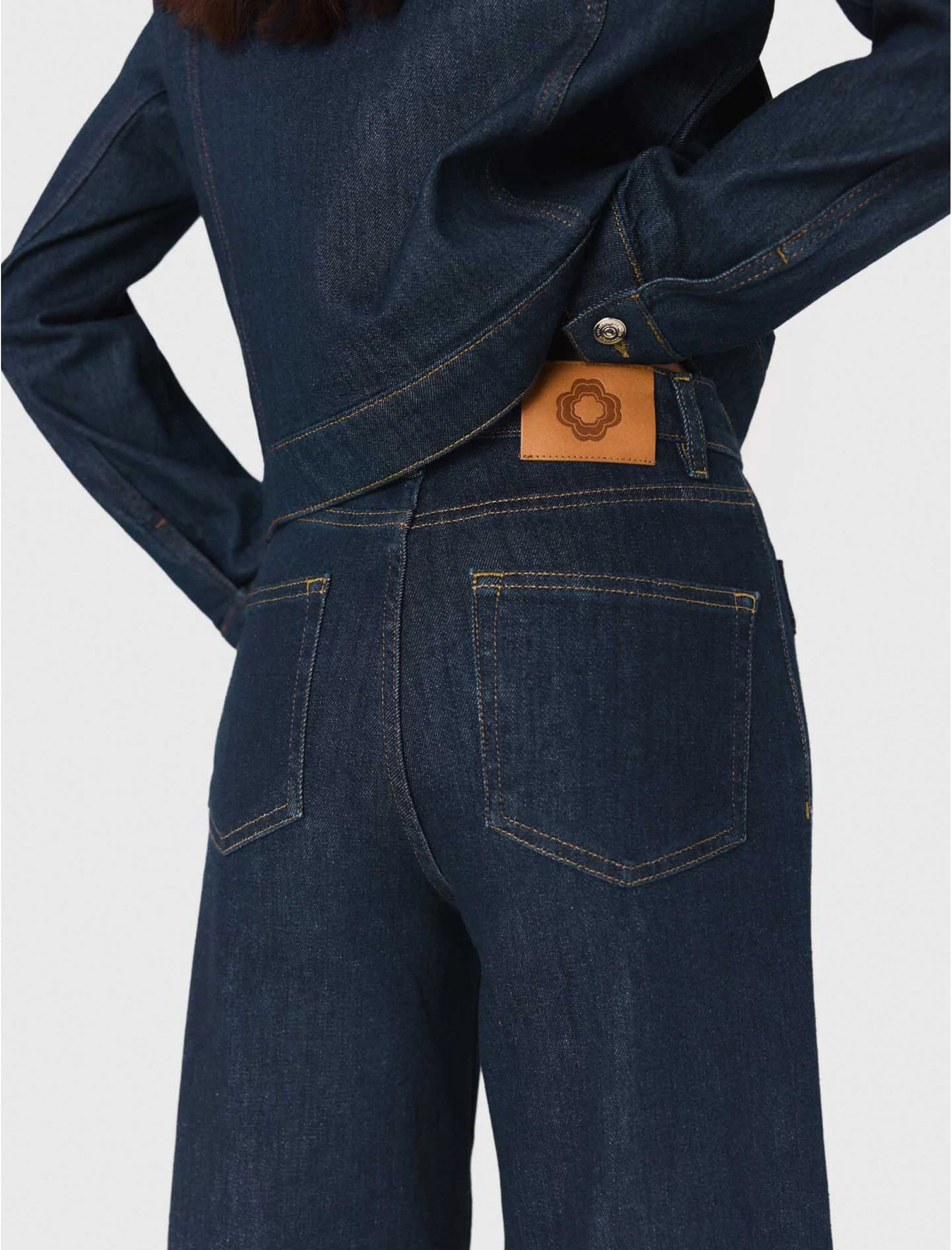 Женские синие прямые джинсы