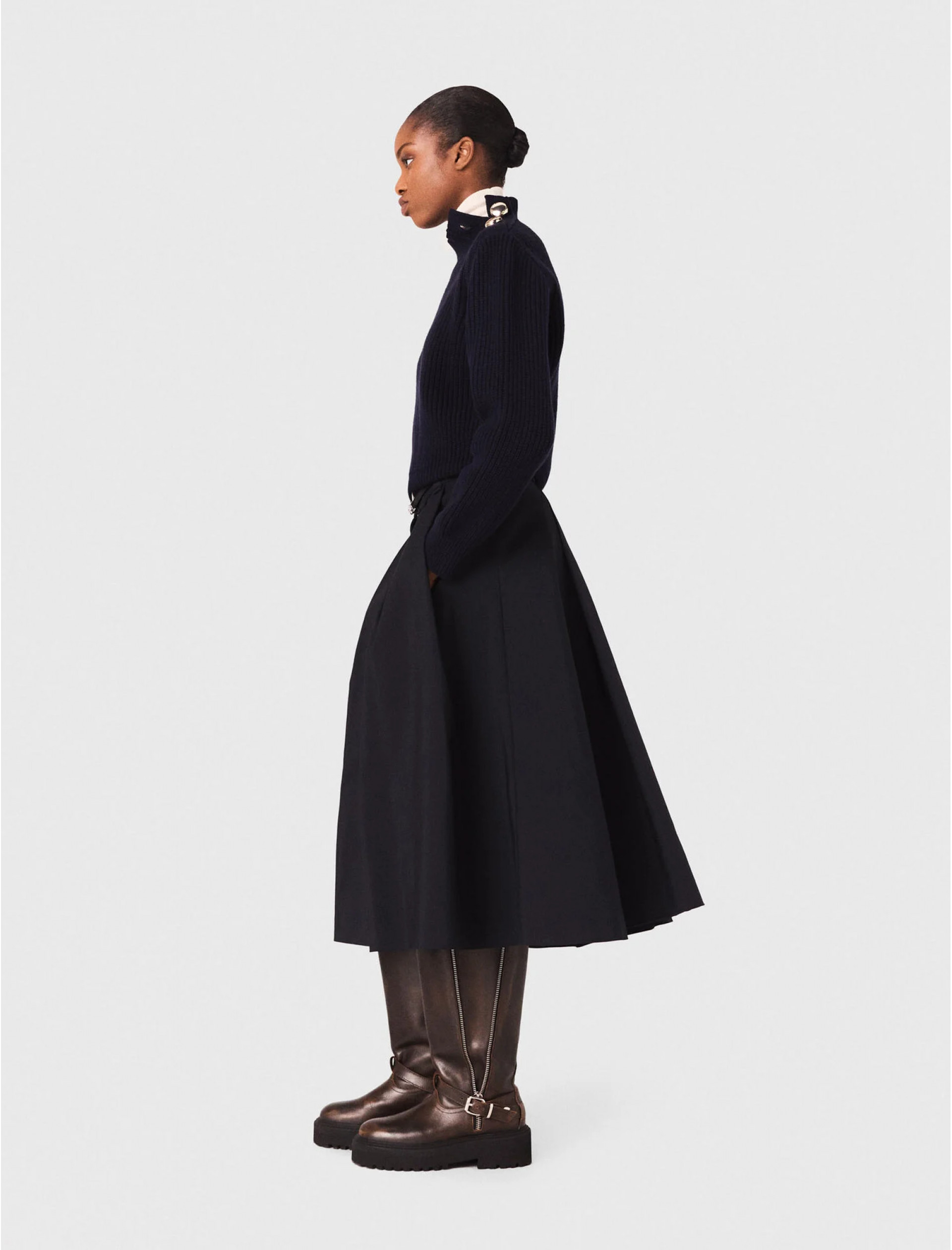 Женский шерстяной свитер с высоким воротом