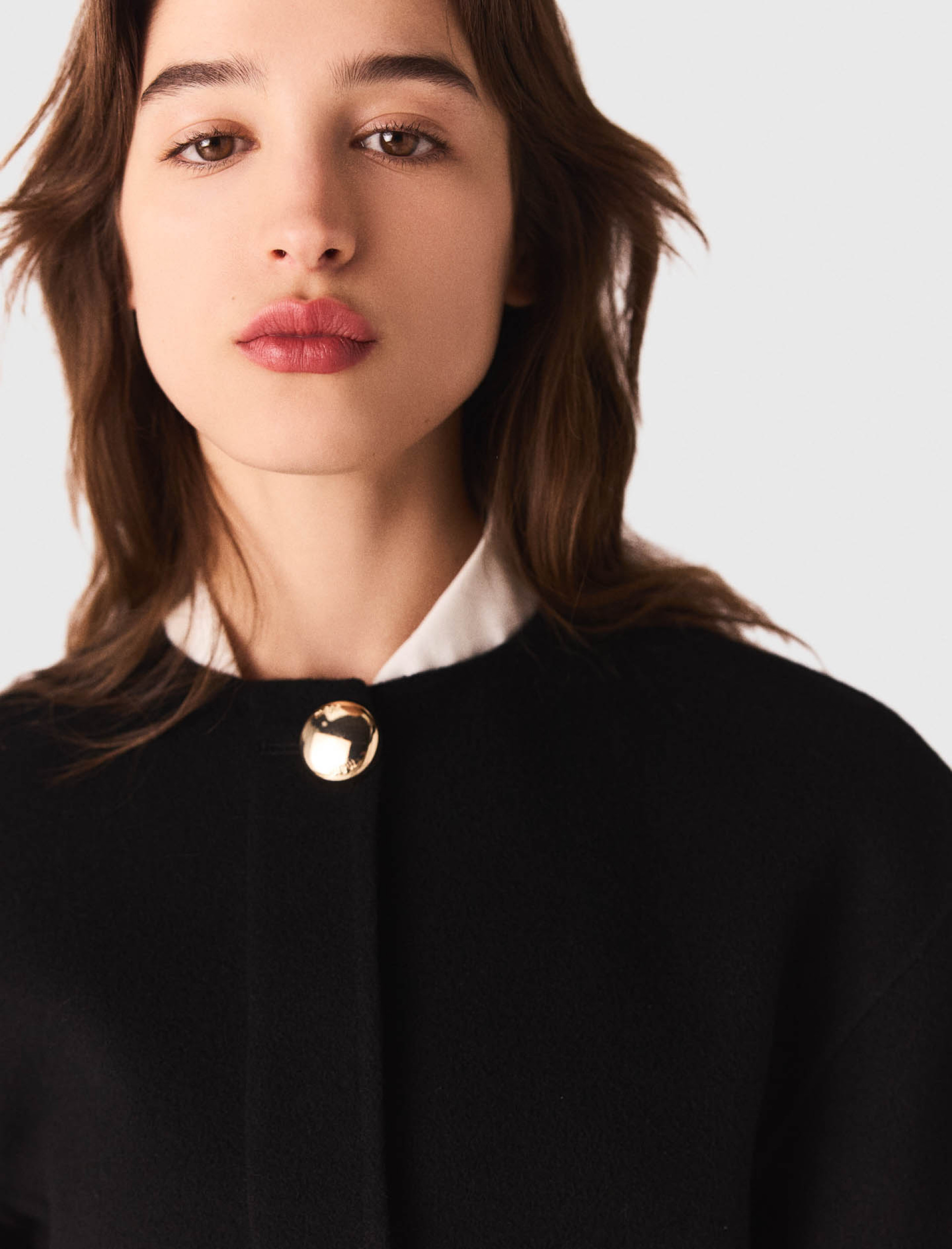 Жіночий чорний жакет-пальто