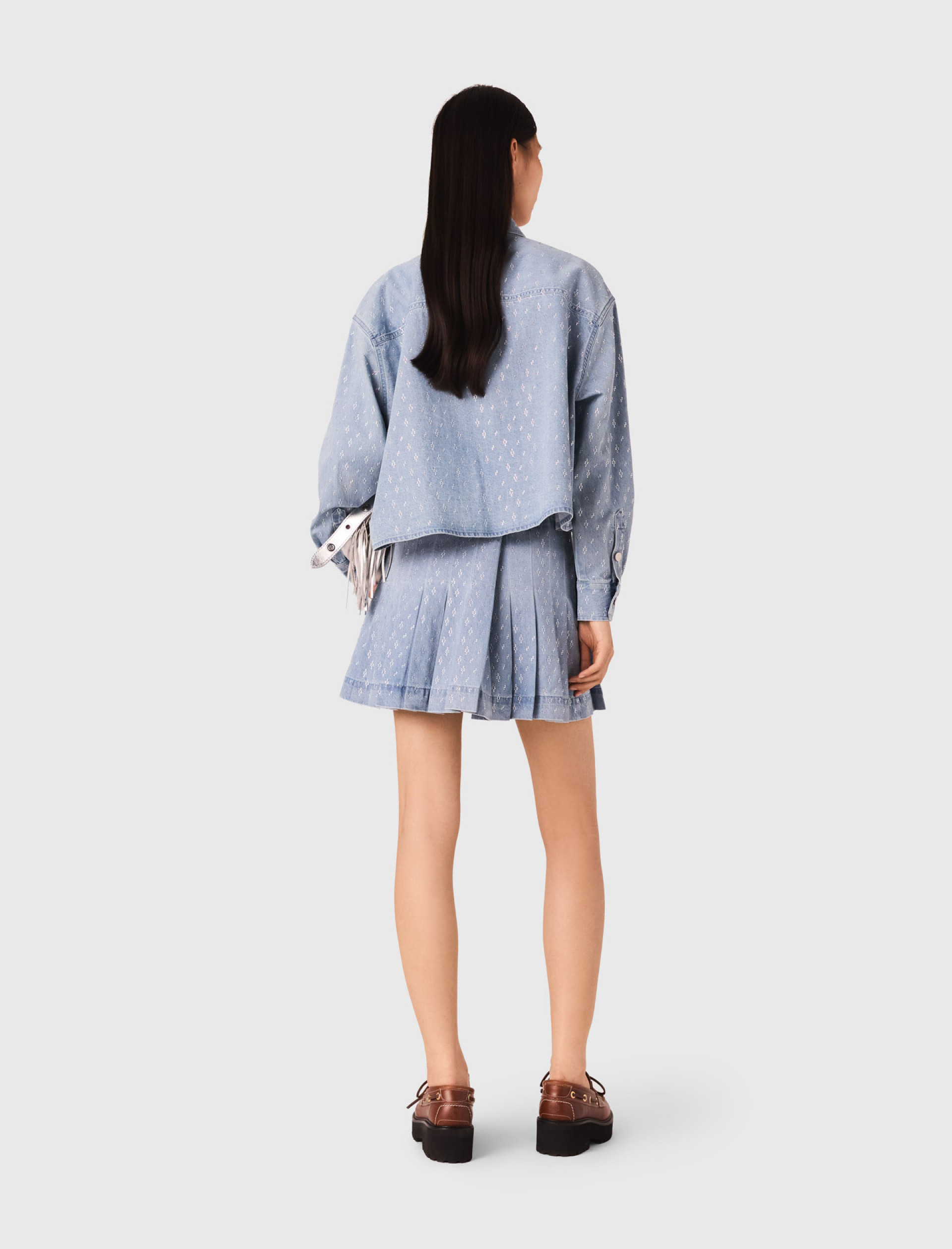 Жіноча коротка джинсова сорочка зі стразами