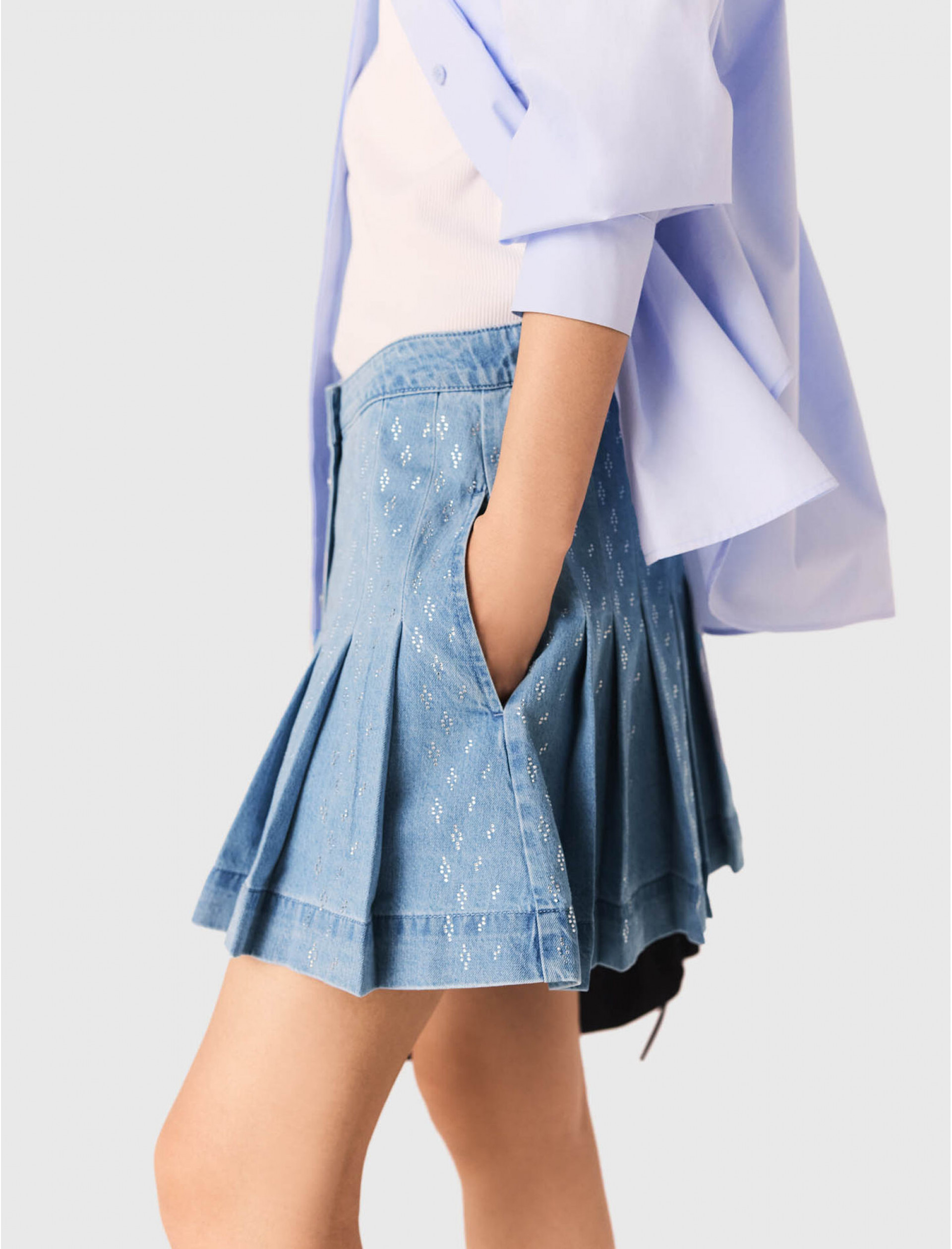 Жіноча джинсова плісирована спідниця зі стразами