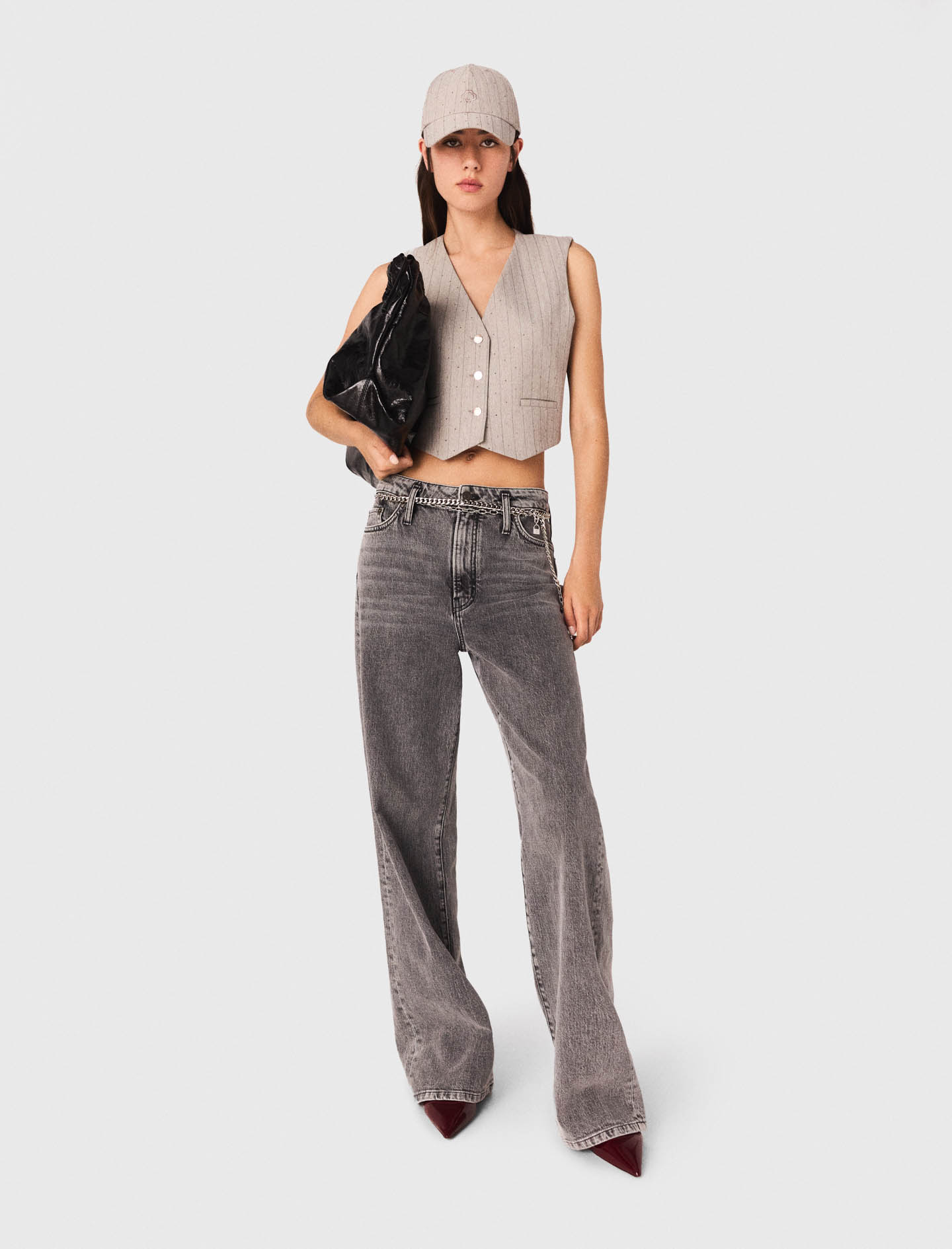 Жіночий сірий жилет зі стразами