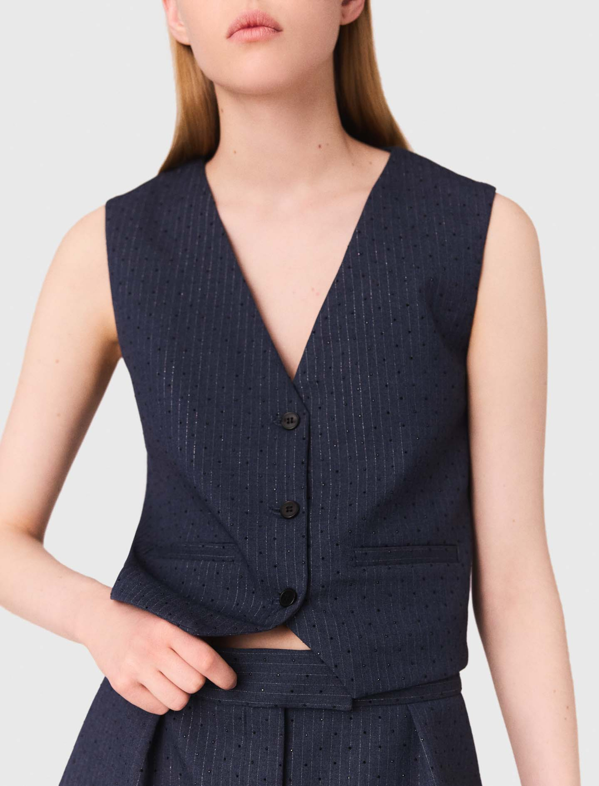 Женский синий жилет со стразами