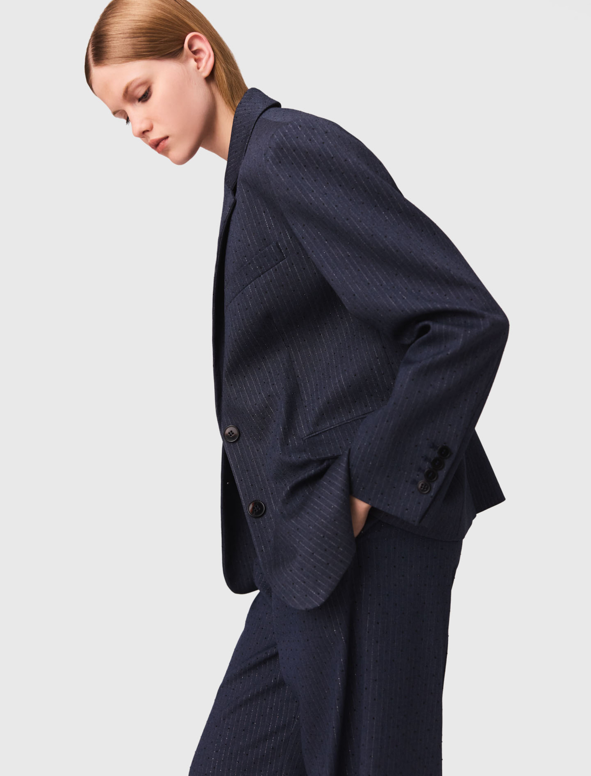 Жіночий синій жакет зі стразами