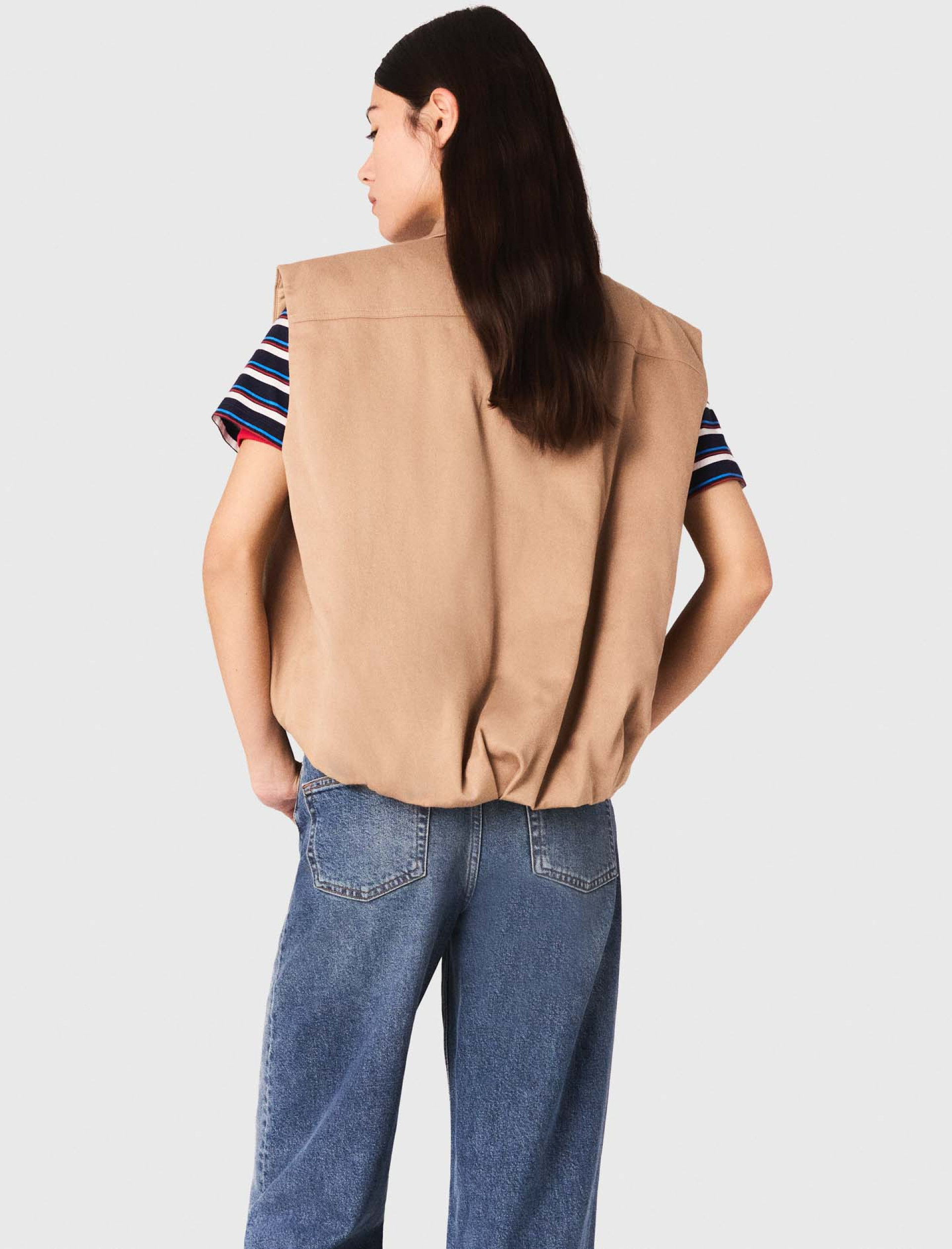 Женский бежевый жилет Женский бежевый жилет