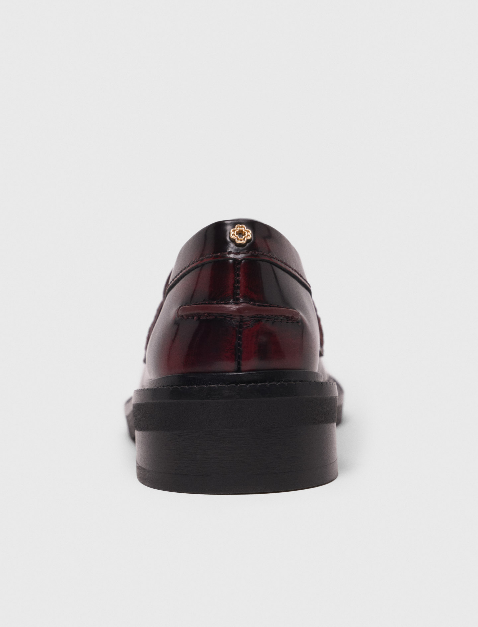 Жіночі бордові лофери з матової шкіри