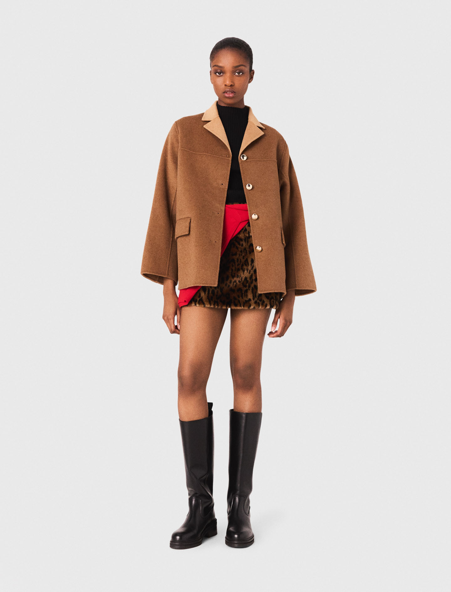 Жіноче коротке вовняне пальто