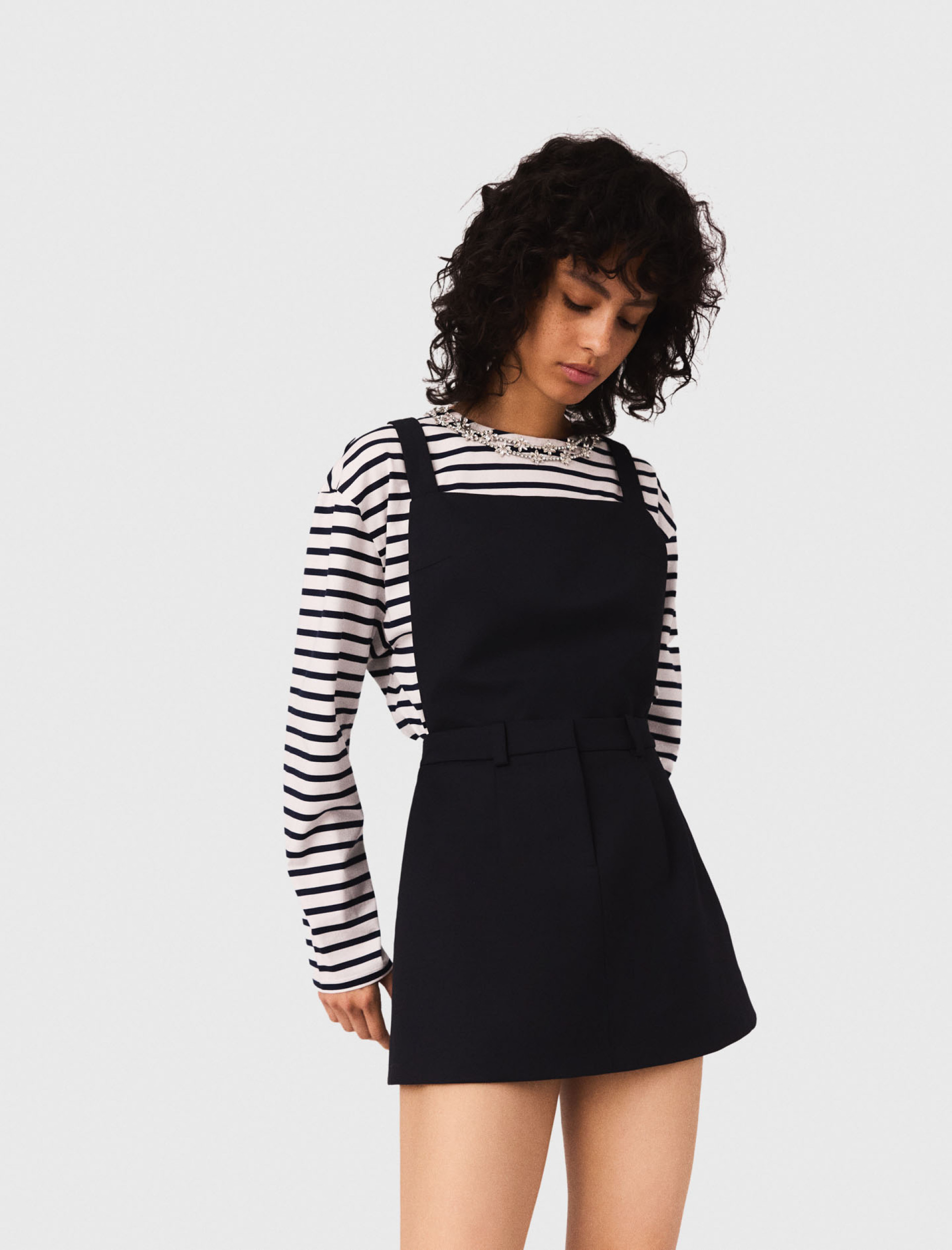 Женское платье-сарафан на бретелях