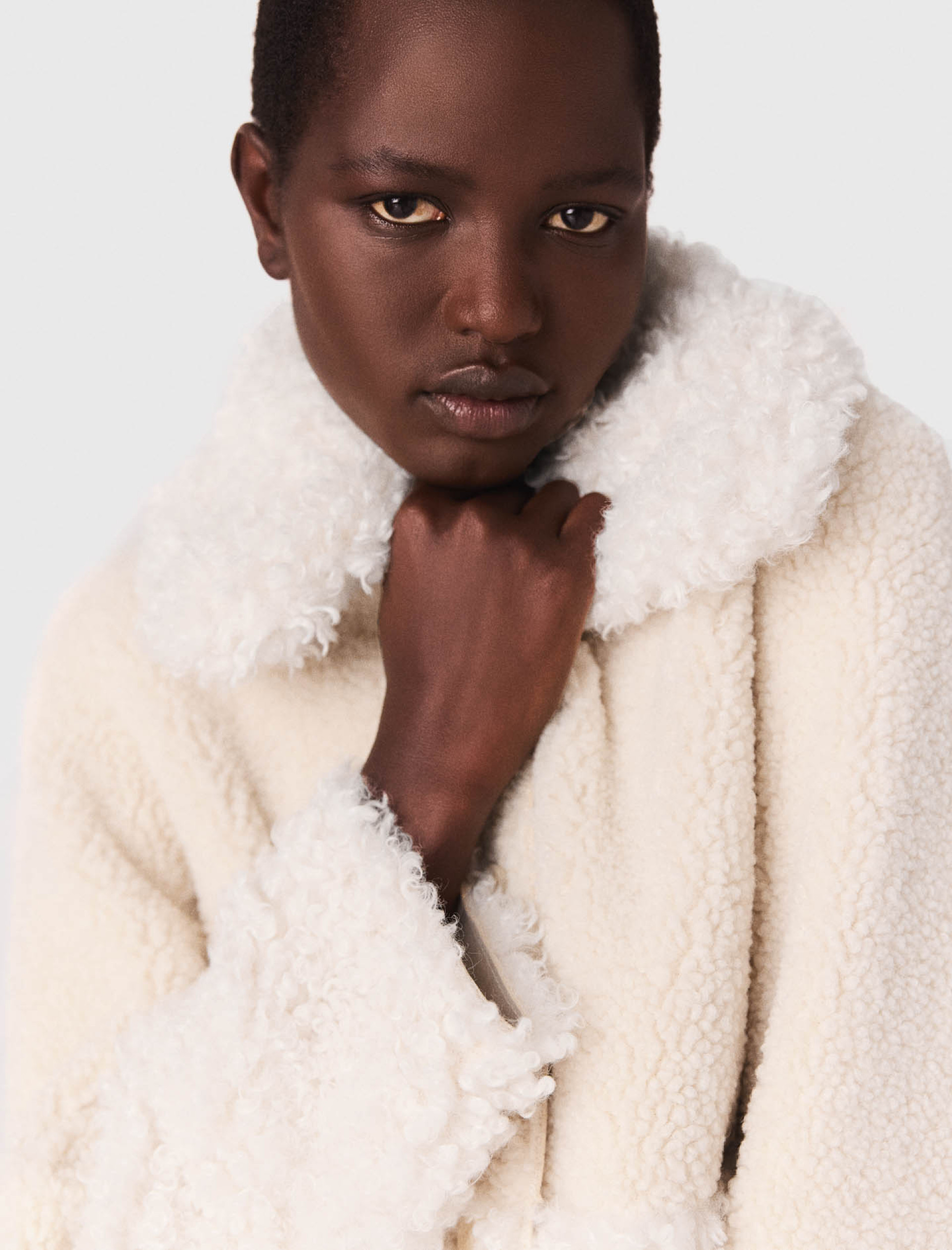 Женская молочная искусственная шуба