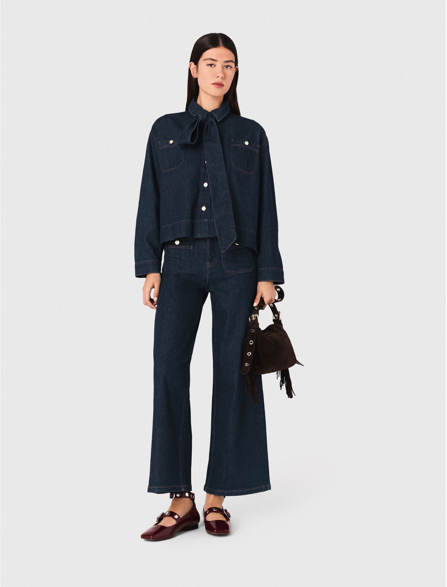 Жіноча джинсова сорочка з аскотом