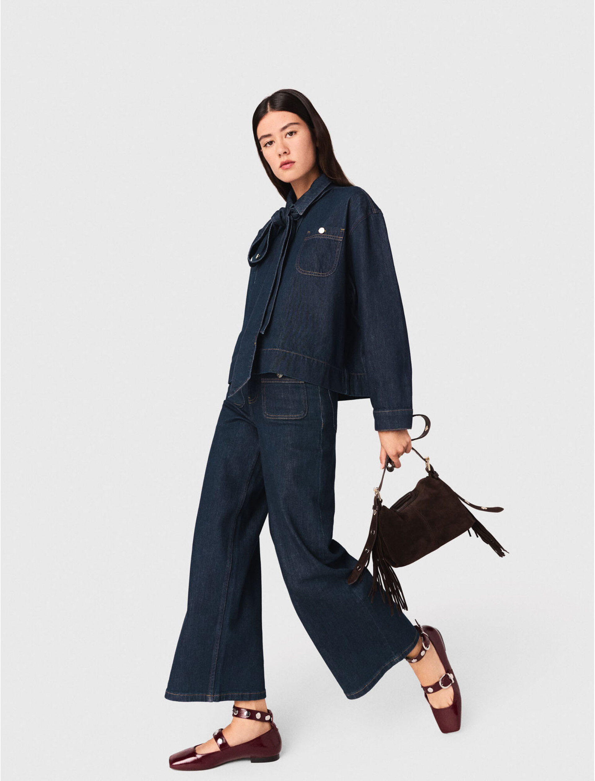 Жіноча джинсова сорочка з аскотом