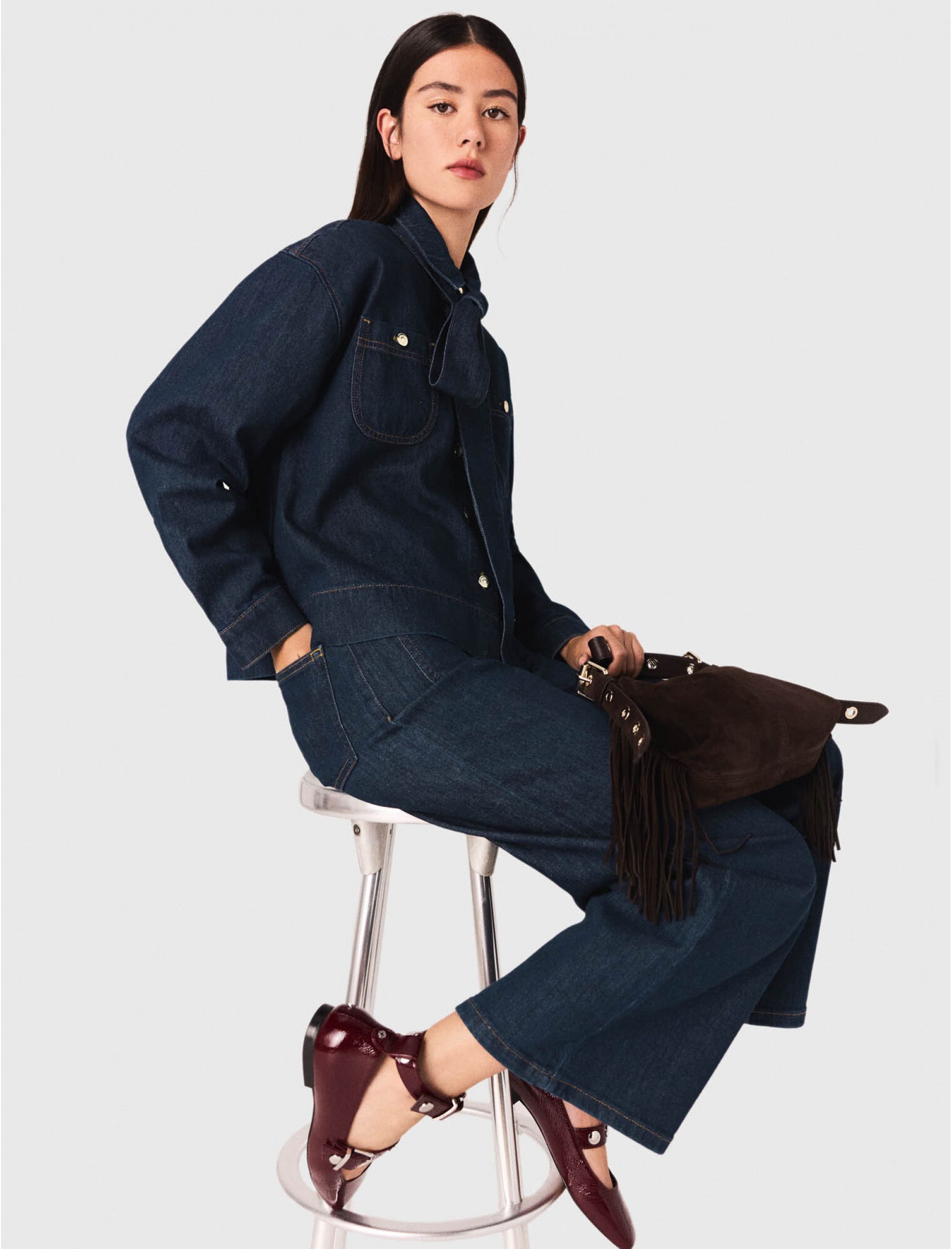 Жіноча джинсова сорочка з аскотом