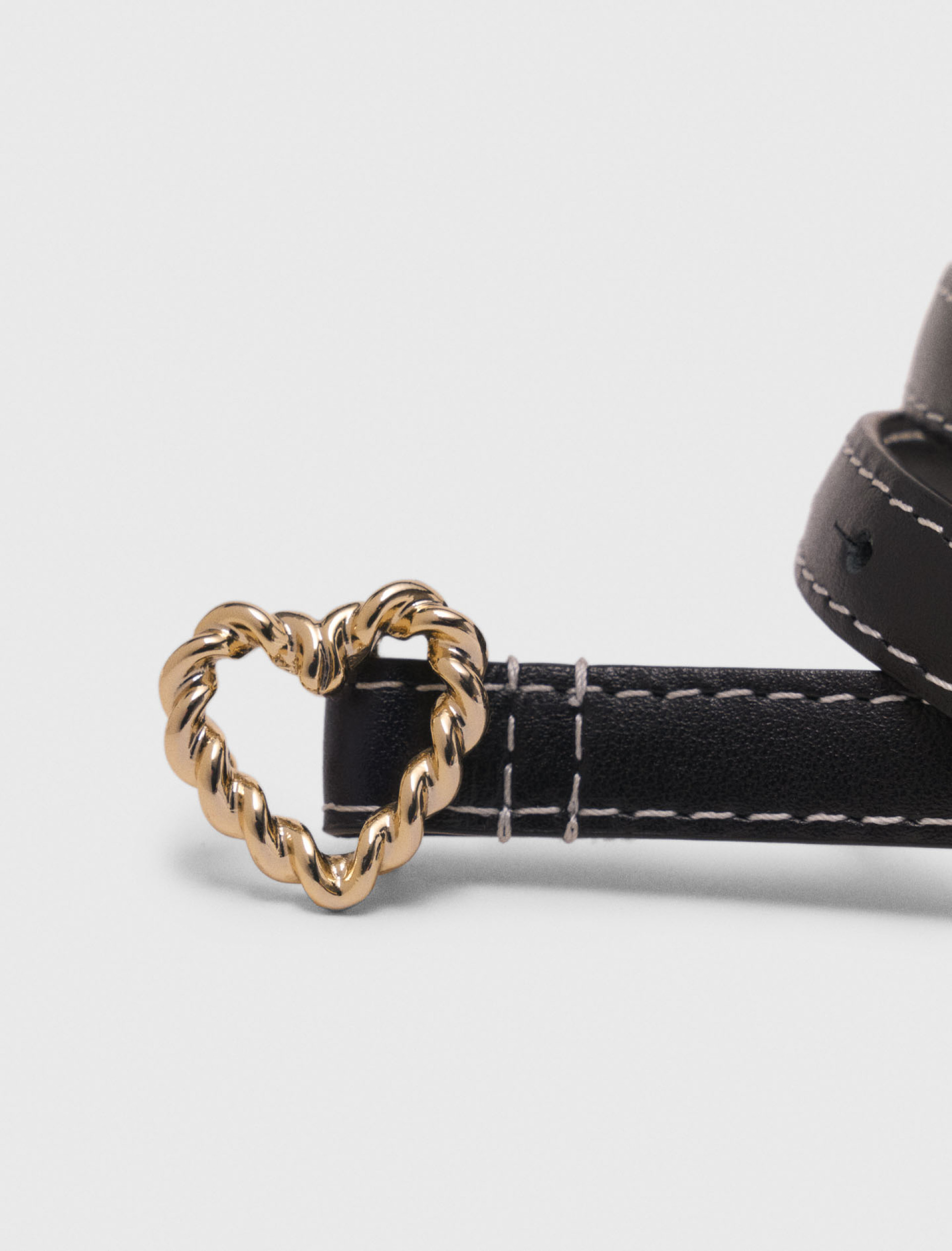 Жіночий чорний ремінь з пряжкою у вигляді серця