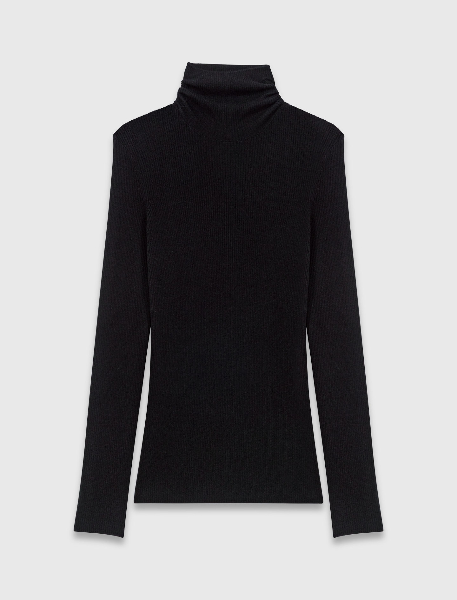 Женский черный гольф в рубчик