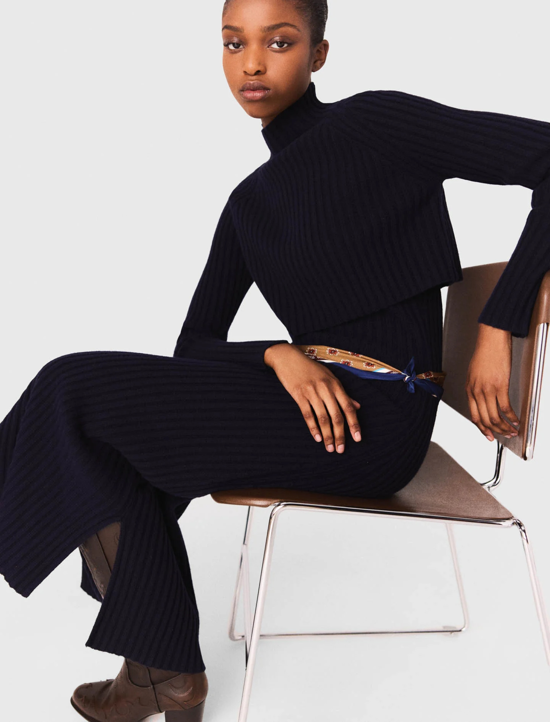 Жіноча в'язана сукня зі знімним джемпером Жіноча в'язана сукня зі знімним джемпером