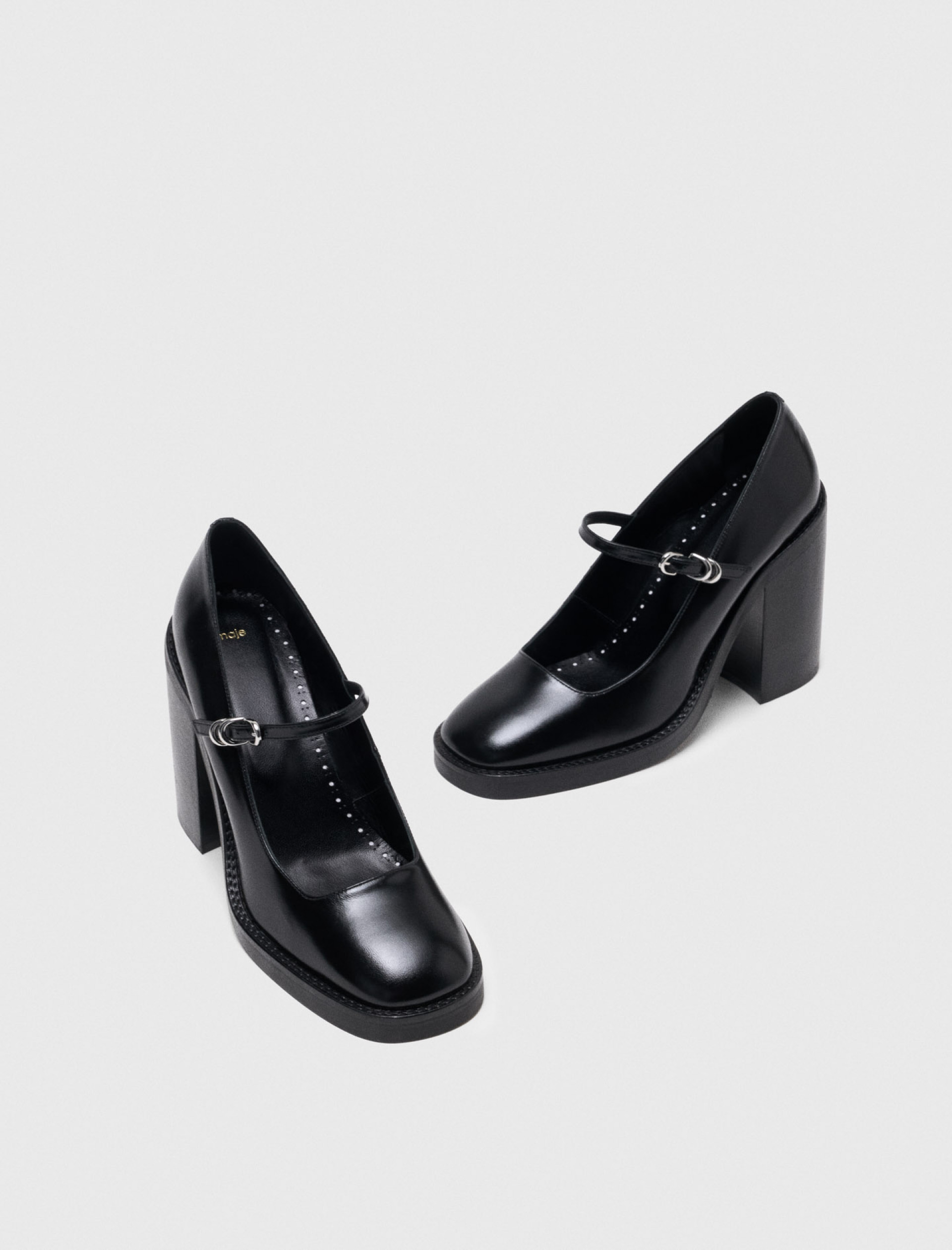 Женские черные кожаные туфли