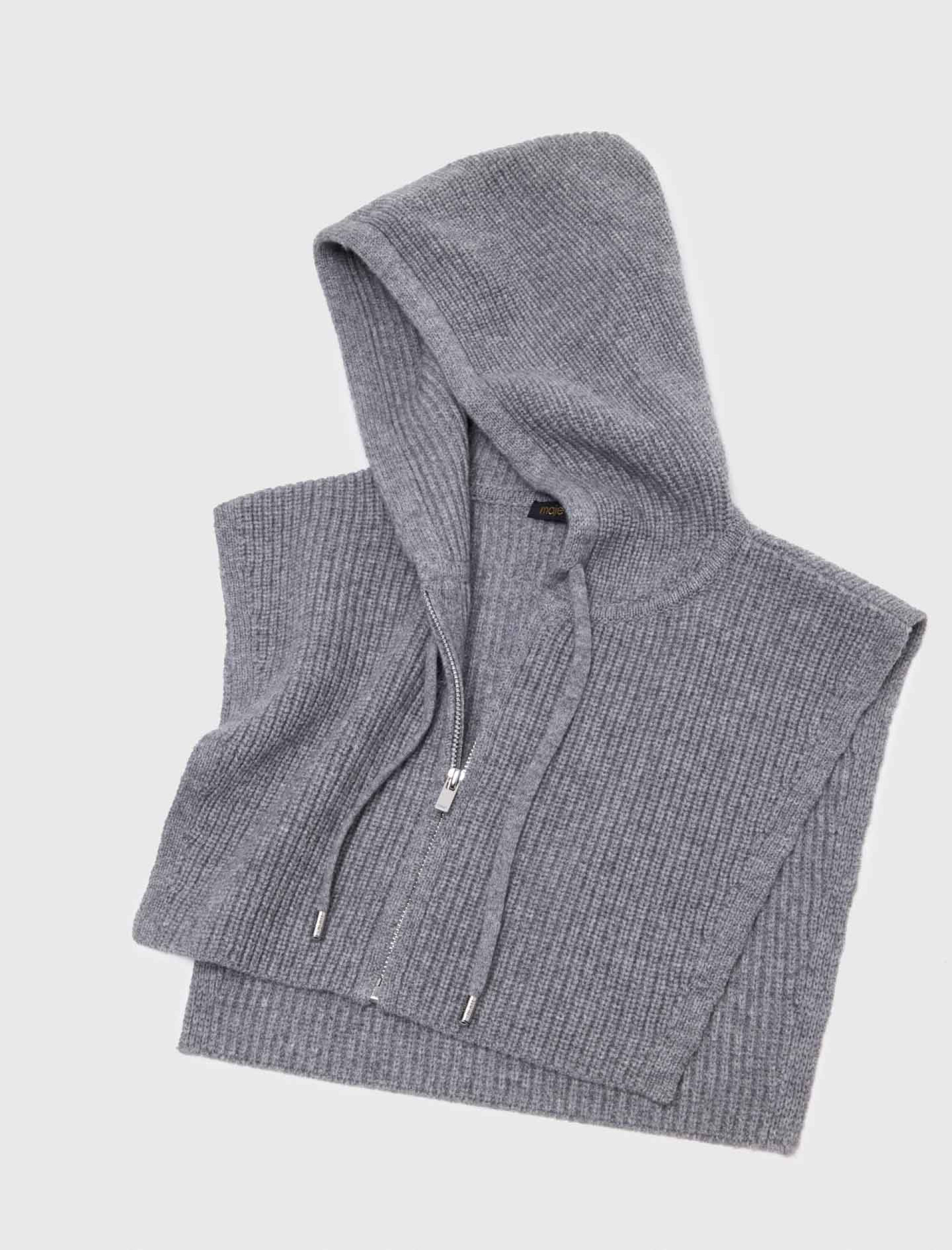 Жіноча сіра манішка з капюшоном