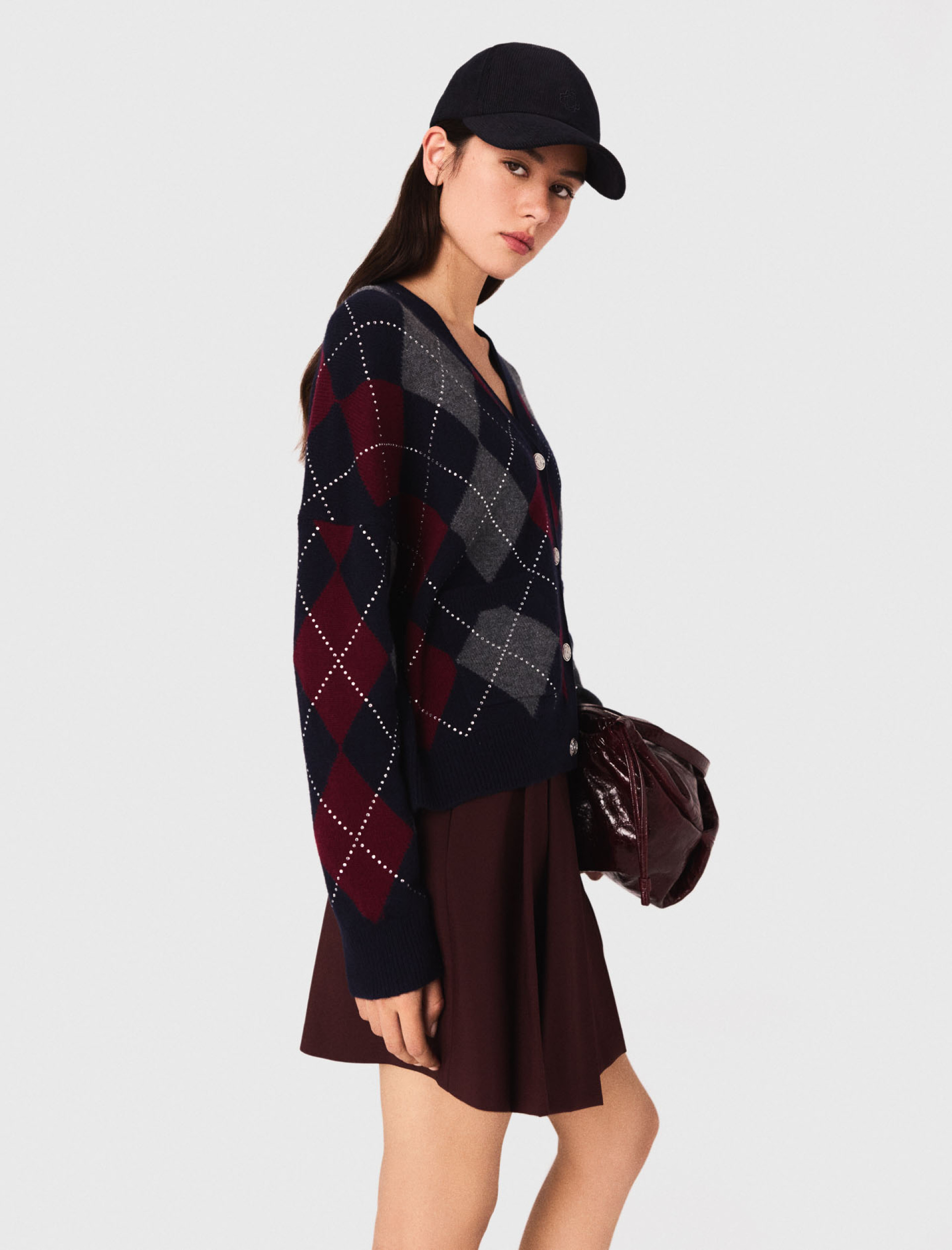 Жіночий кардиган з ромбовидним візерунком та стразами