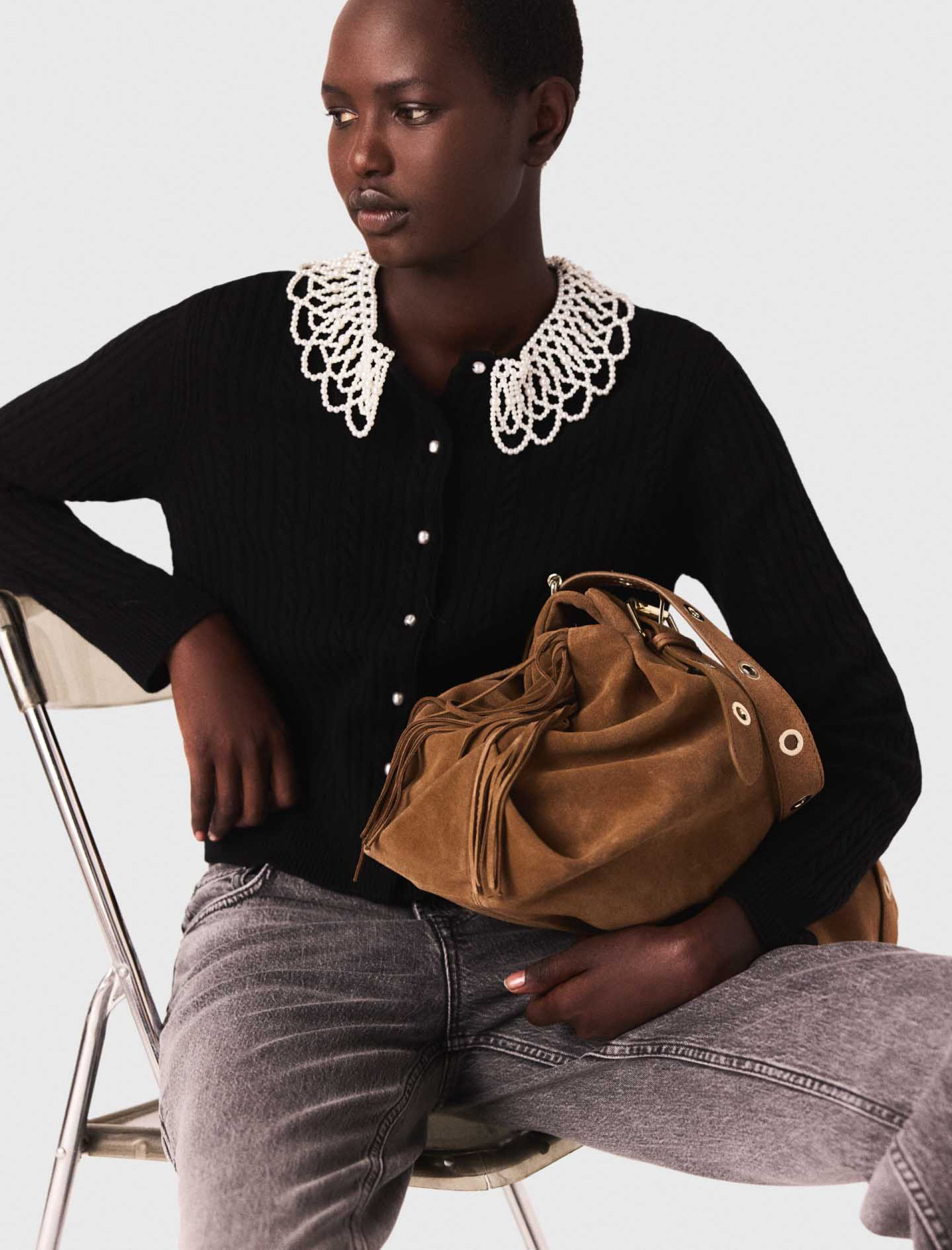 Жіночий кардиган зі з'ємним коміром з перлів