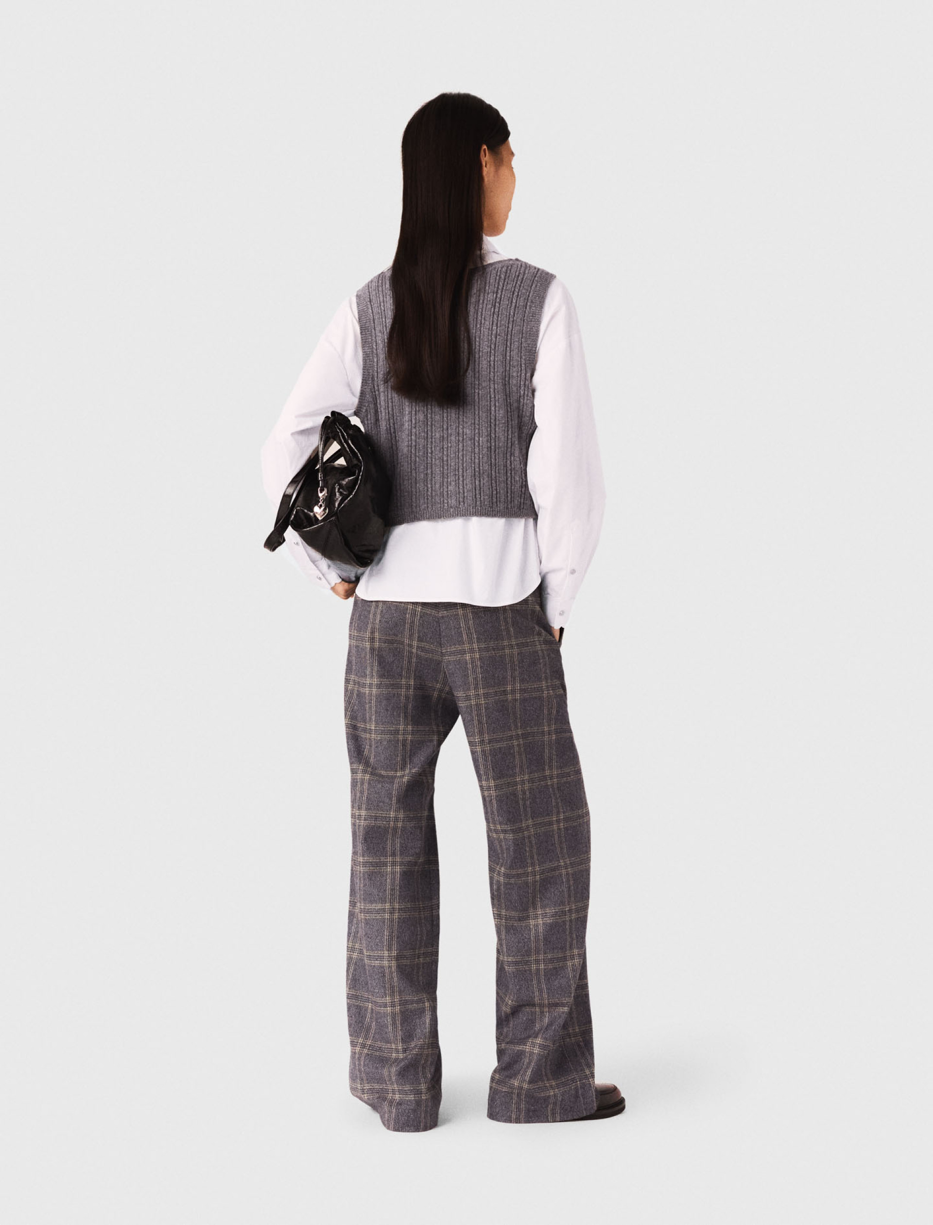 Жіночий в'язаний топ зі з'ємною сорочкою