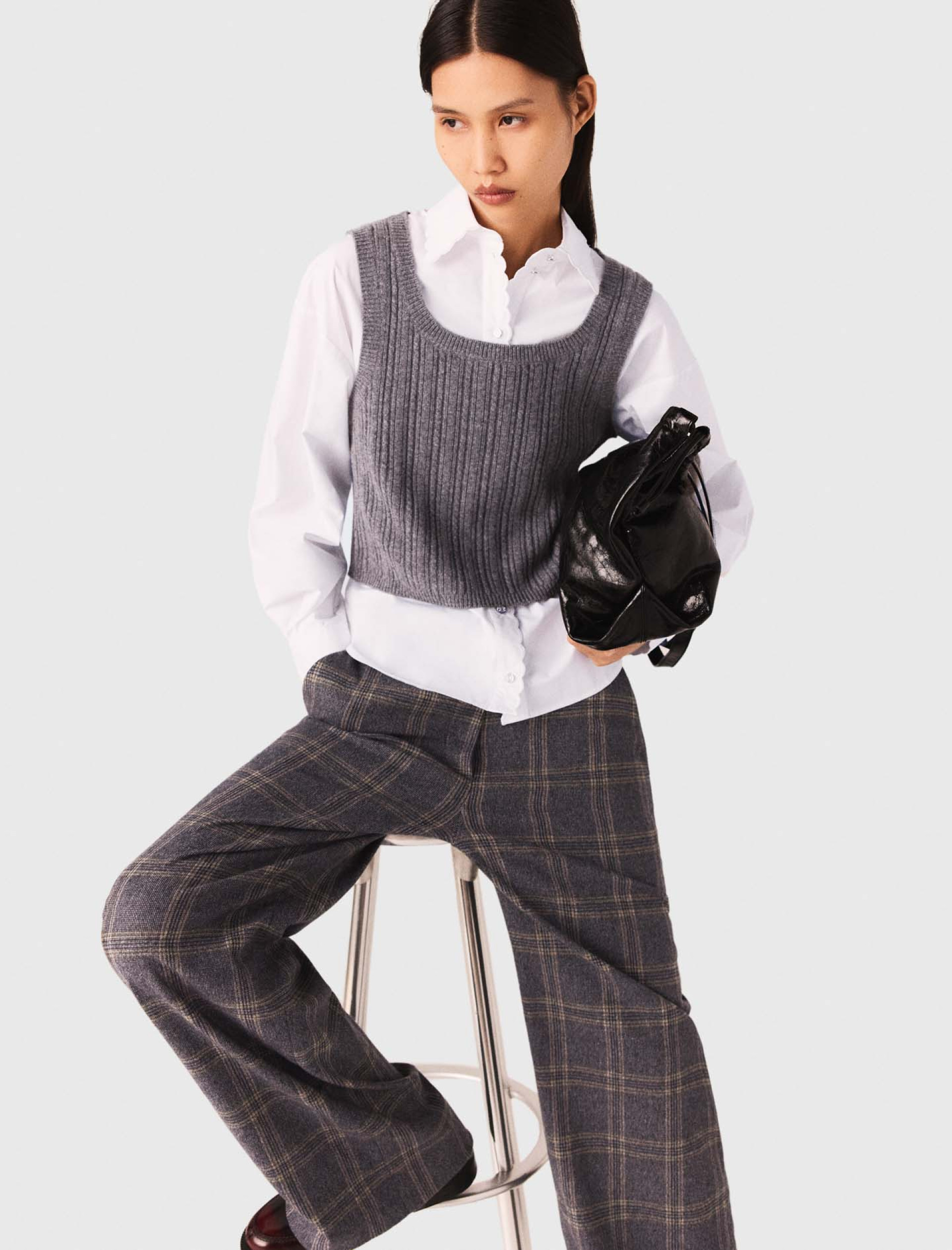 Жіночий в'язаний топ зі з'ємною сорочкою