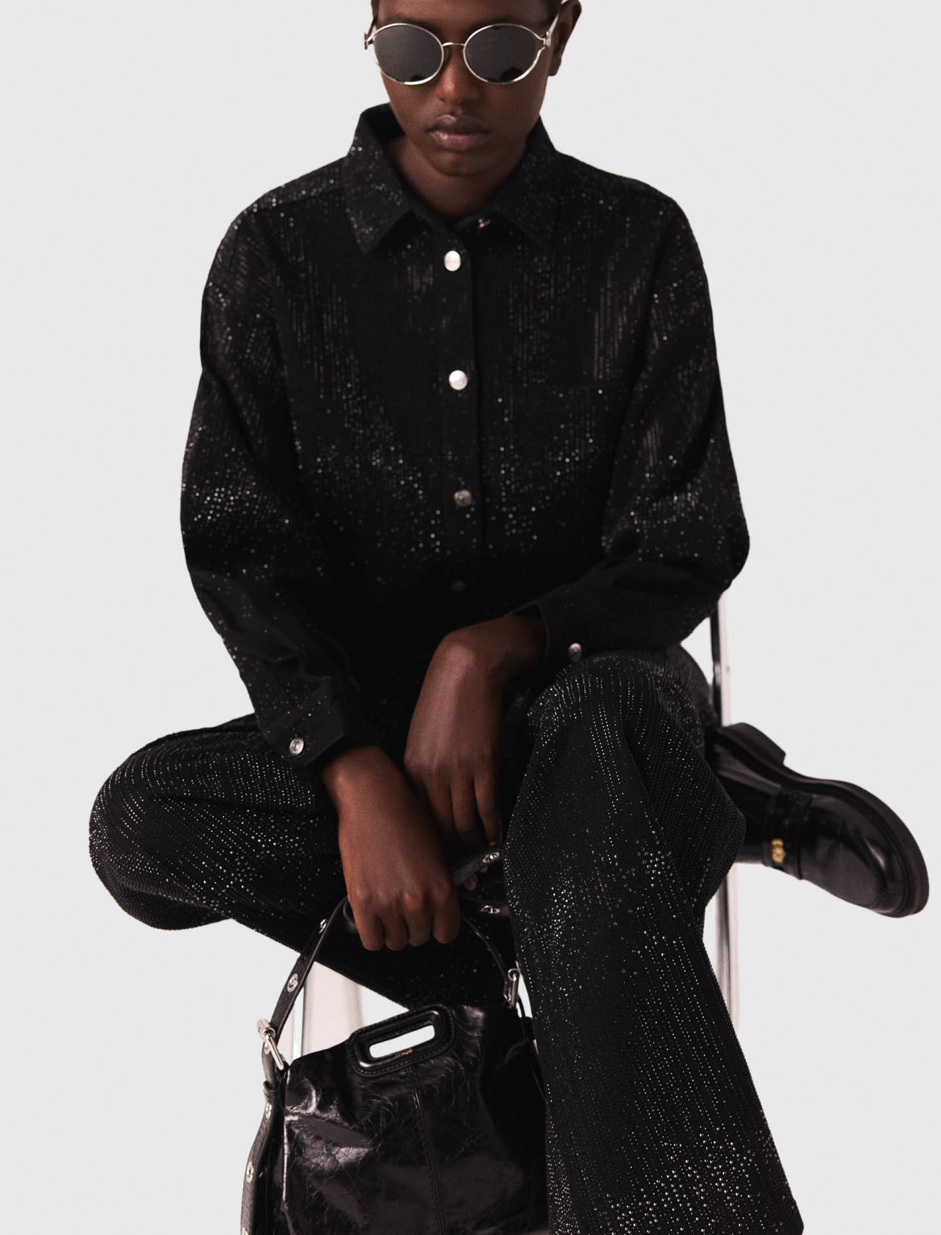 Жіноча джинсова сорочка зі стразами