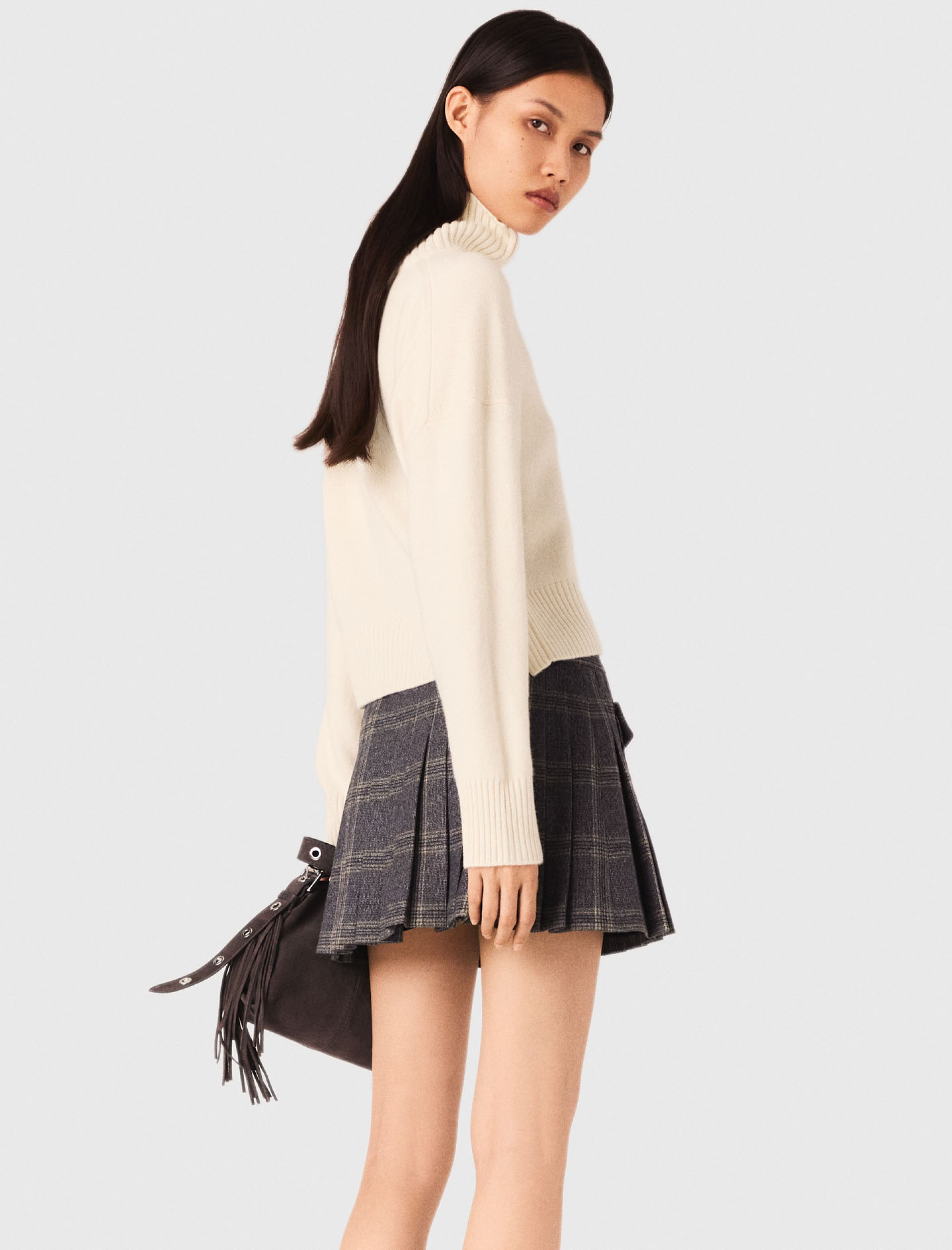 Жіночий кашеміровий светр з високим коміром