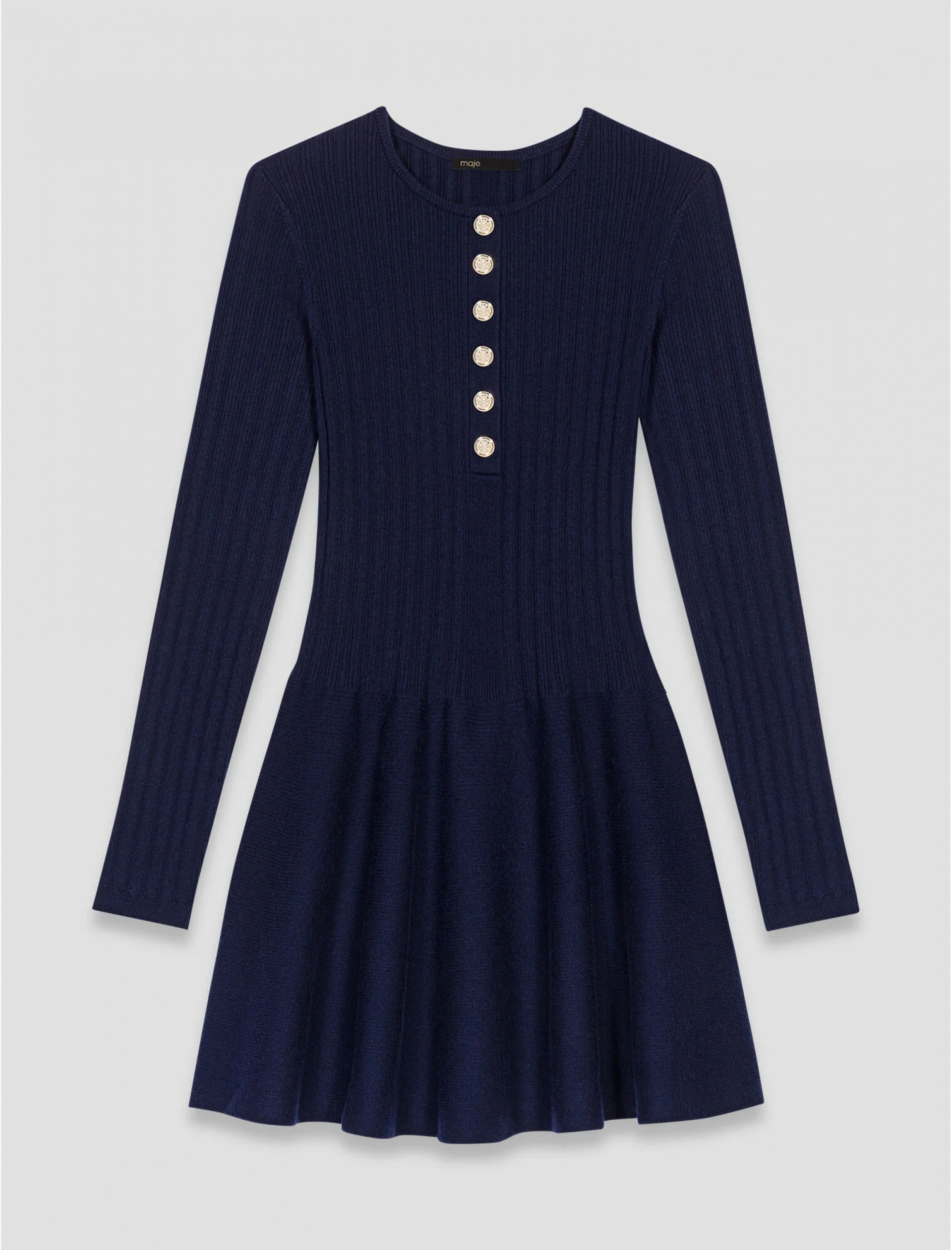 Женское вязаное платье с расклешенной юбкой Женское вязаное платье с расклешенной юбкой