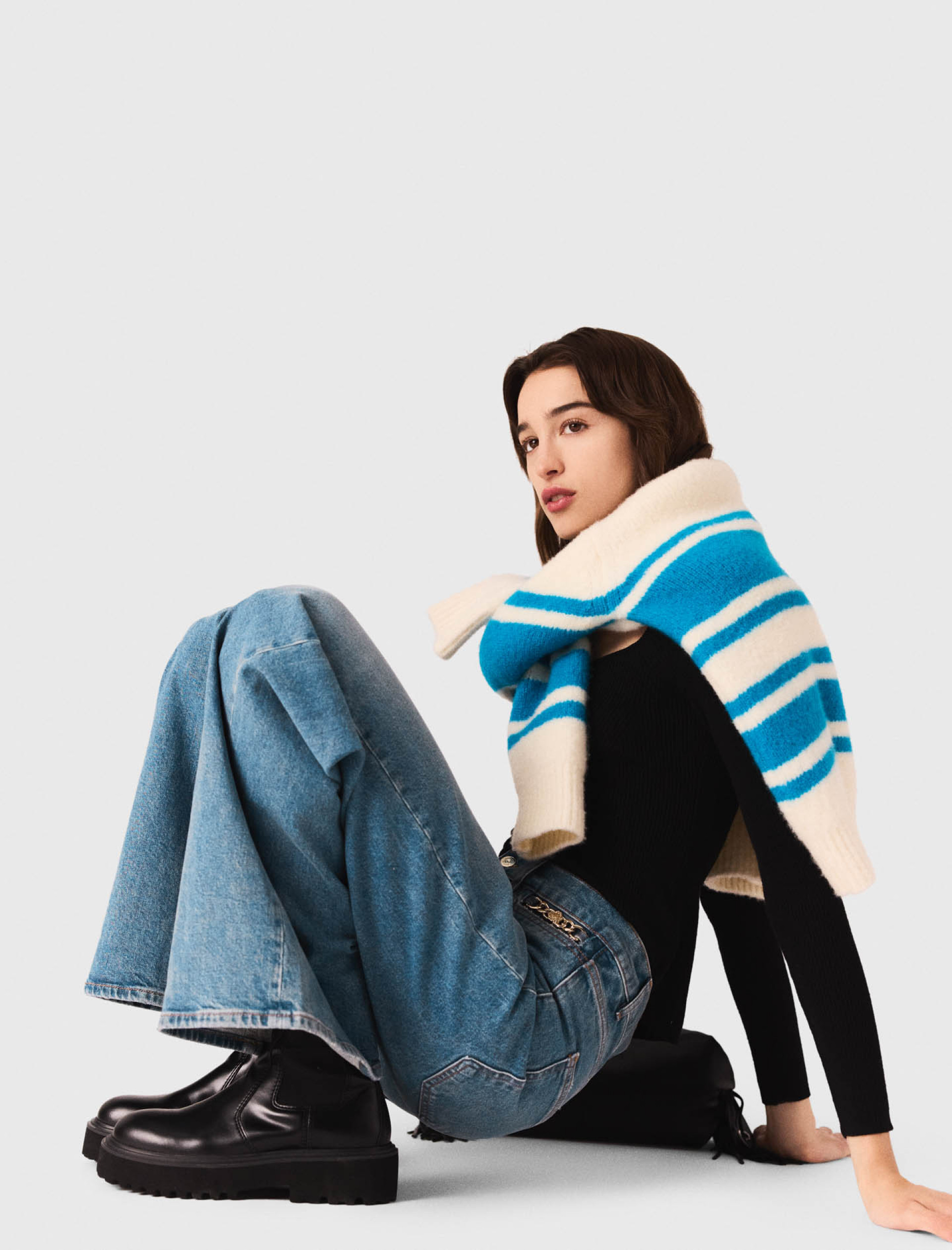 Жіночі широкі джинси з ланцюжками