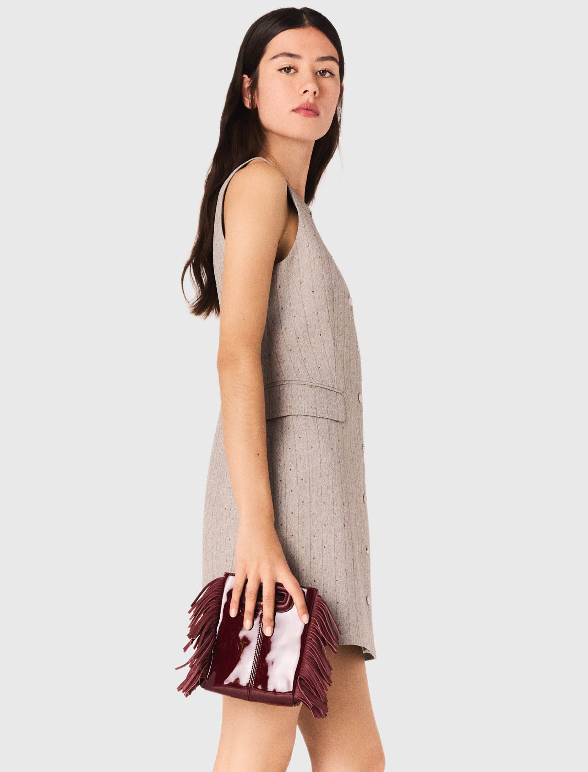 Жіноча сіра сукня строгого крою зі стразами