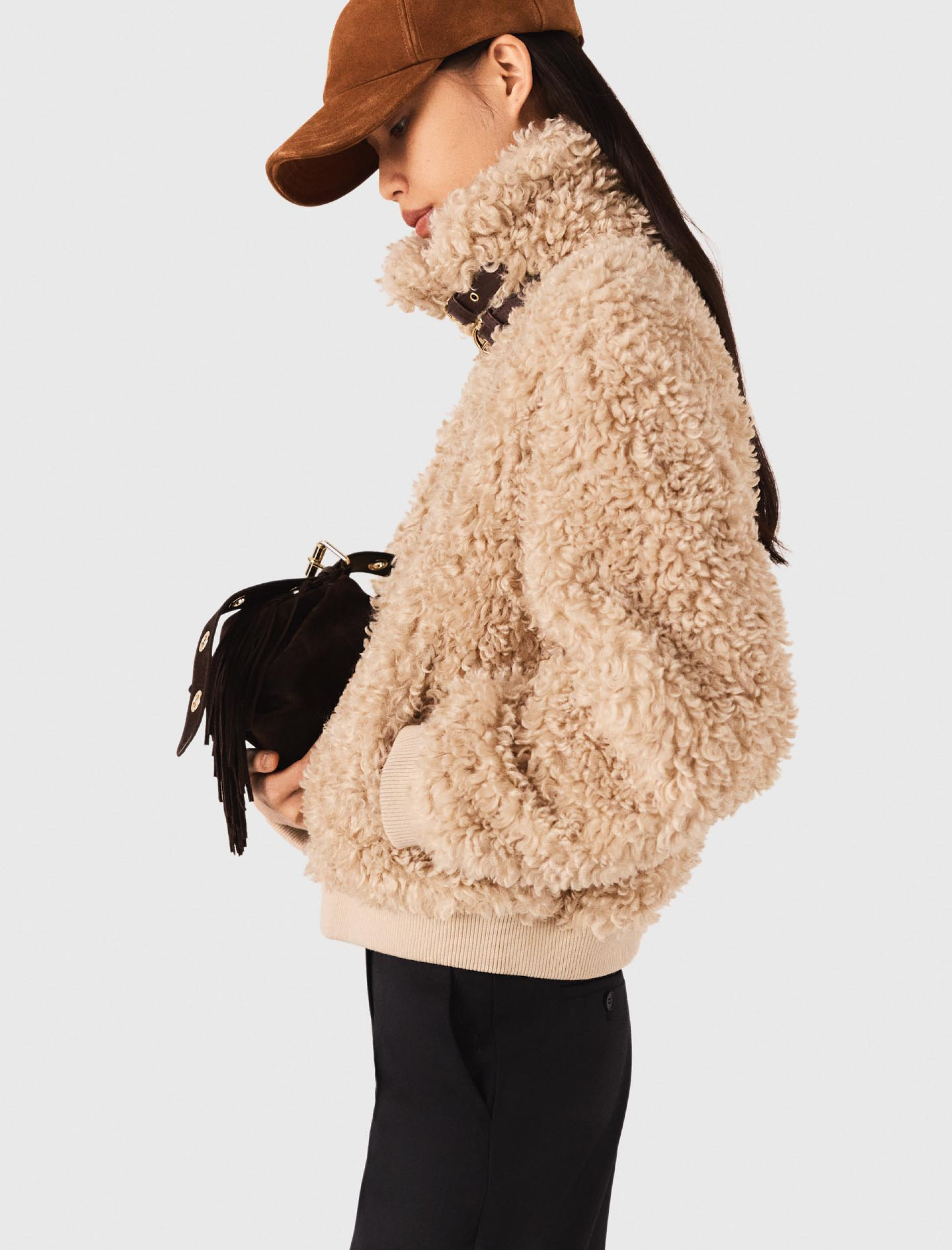 Жіноча коротка куртка з букле