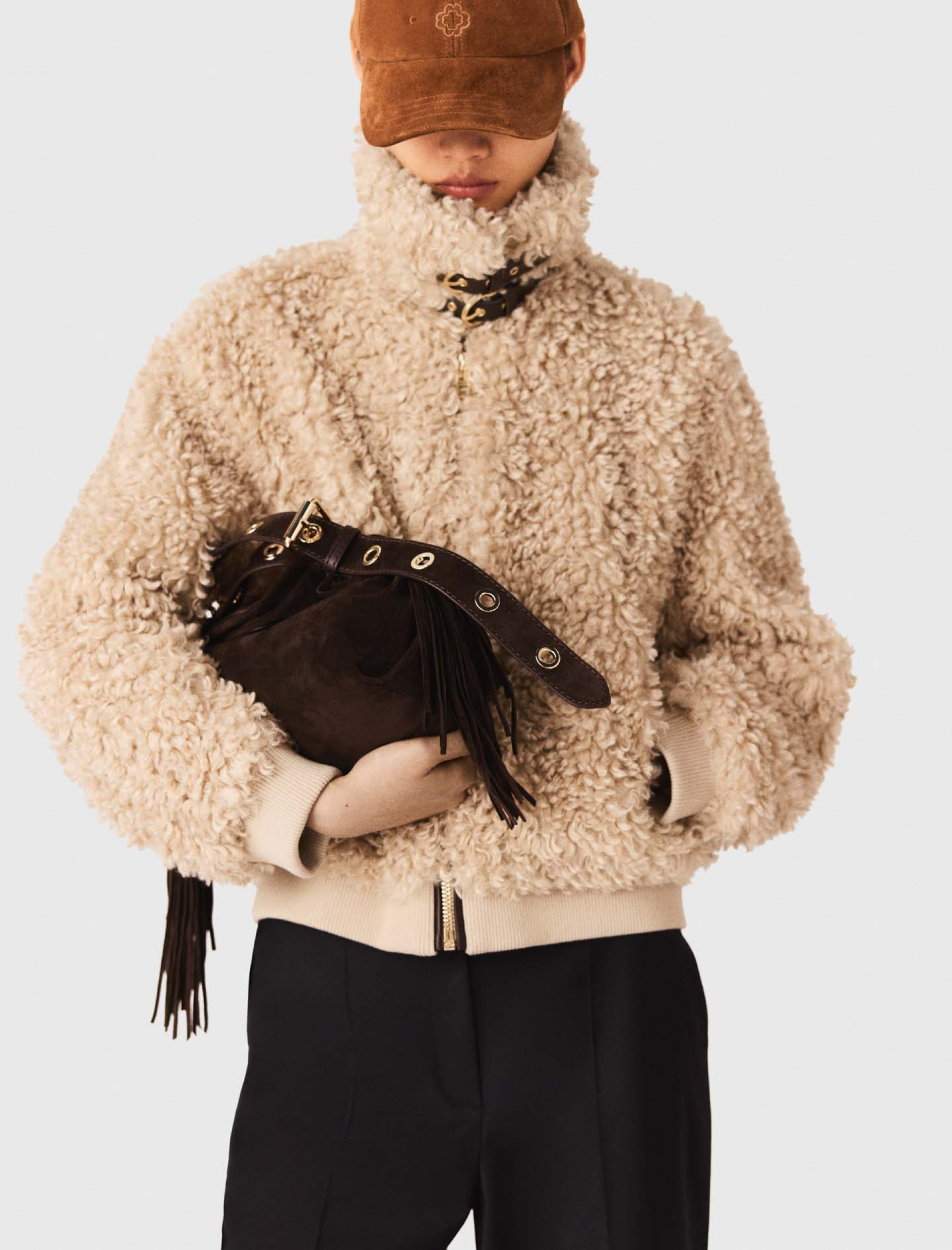 Жіноча коротка куртка з букле