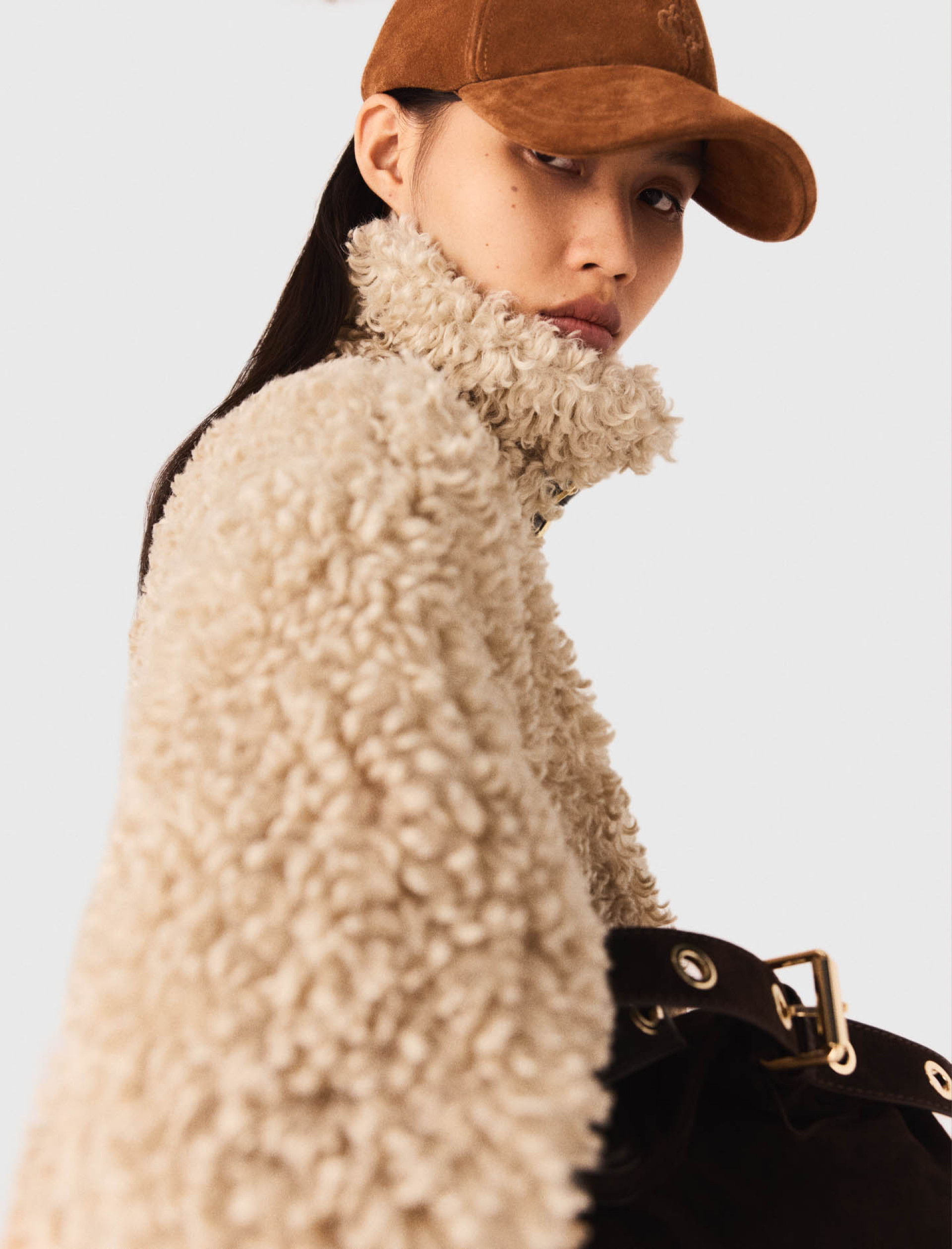 Жіноча коротка куртка з букле