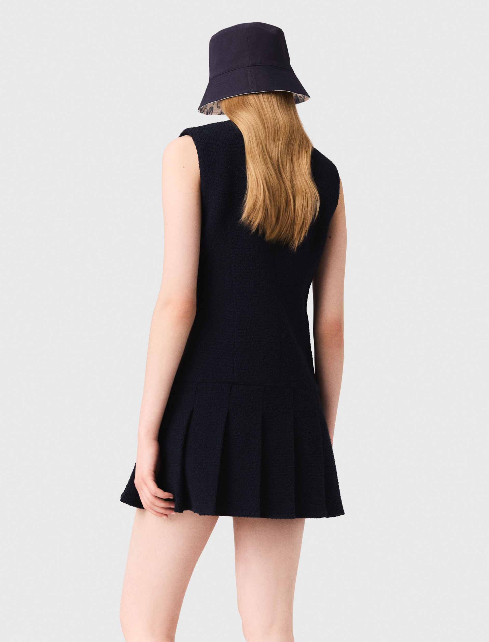 Женское твидовое платье со съемным воротником