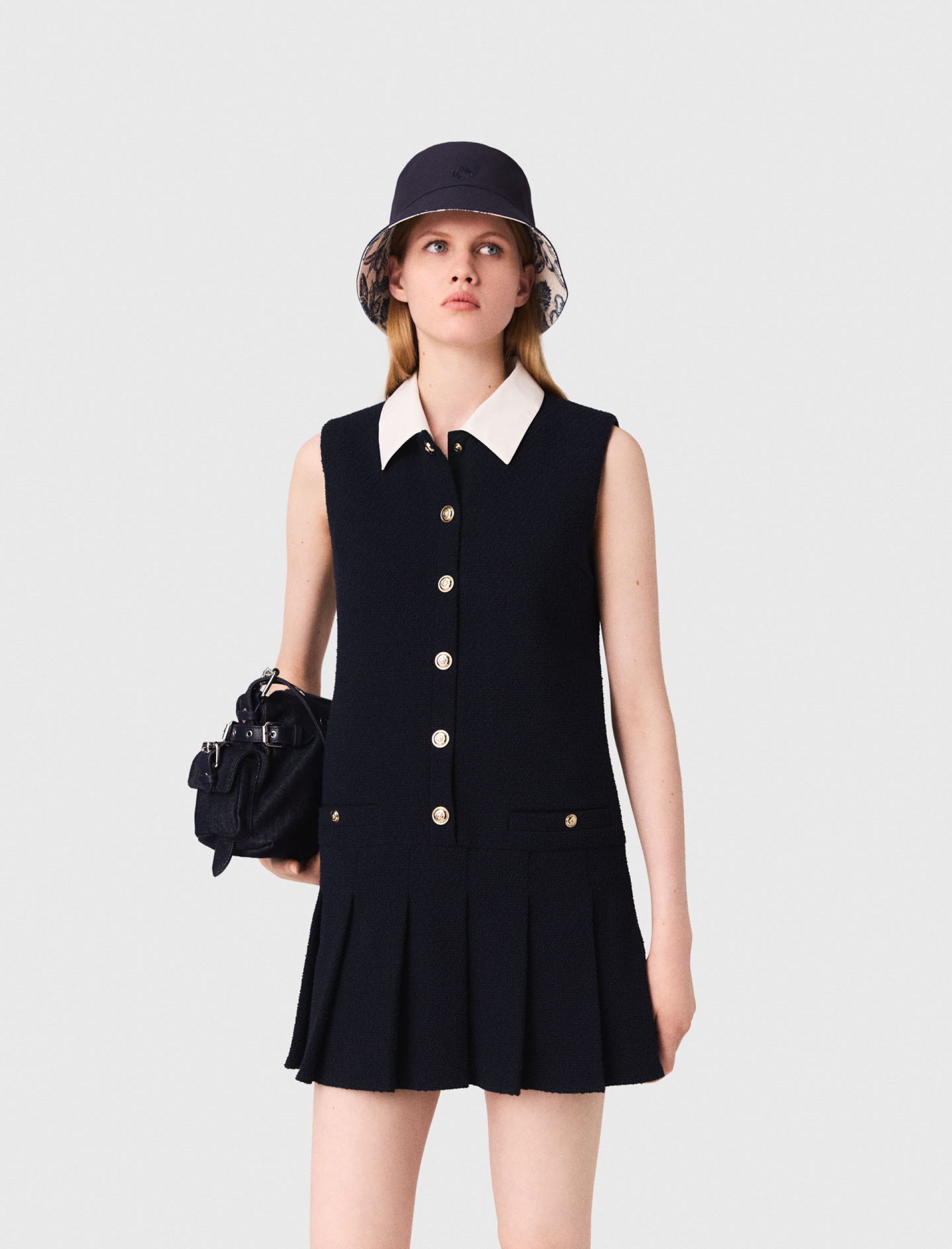 Женское твидовое платье со съемным воротником