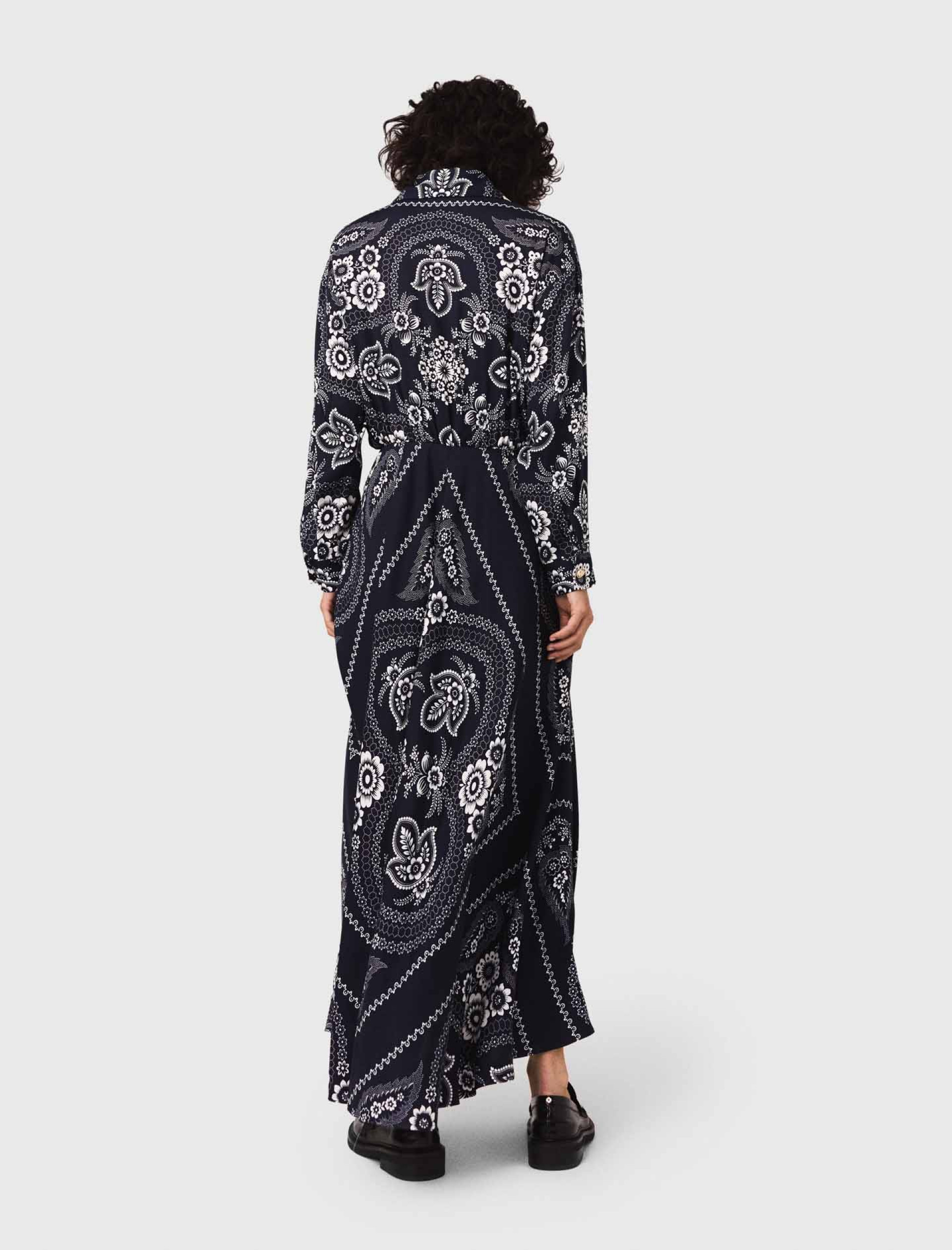 Жіноча довга струмлива сукня з принтом