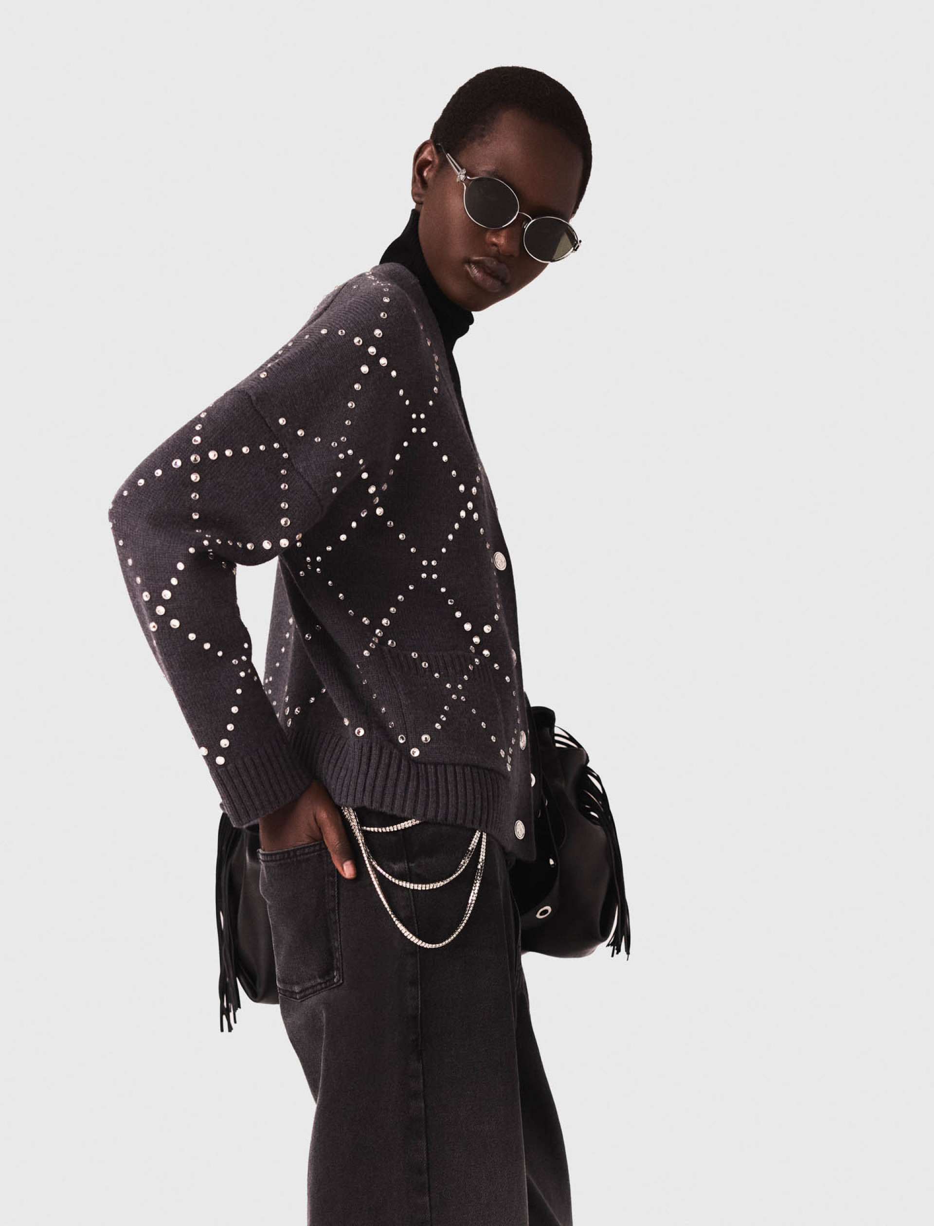 Жіночий кардиган з візерунком прикрашеним стразами