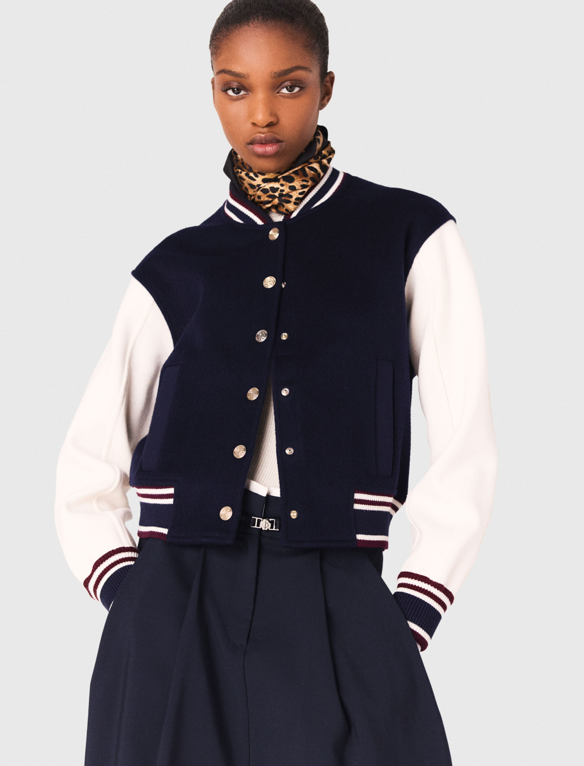 Женская синяя куртка-бомбер