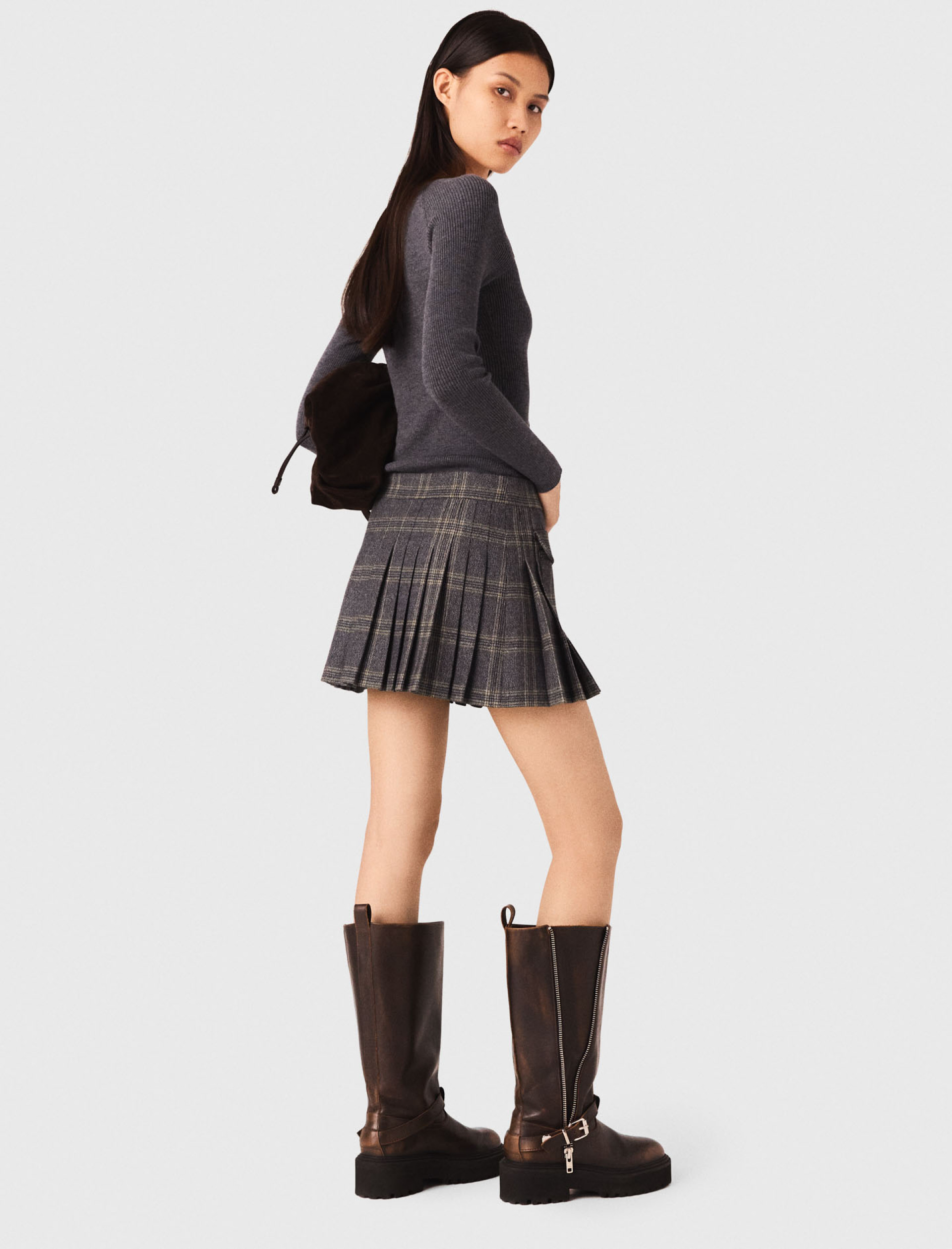 Женский серый джемпер в рубчик Женский серый джемпер в рубчик