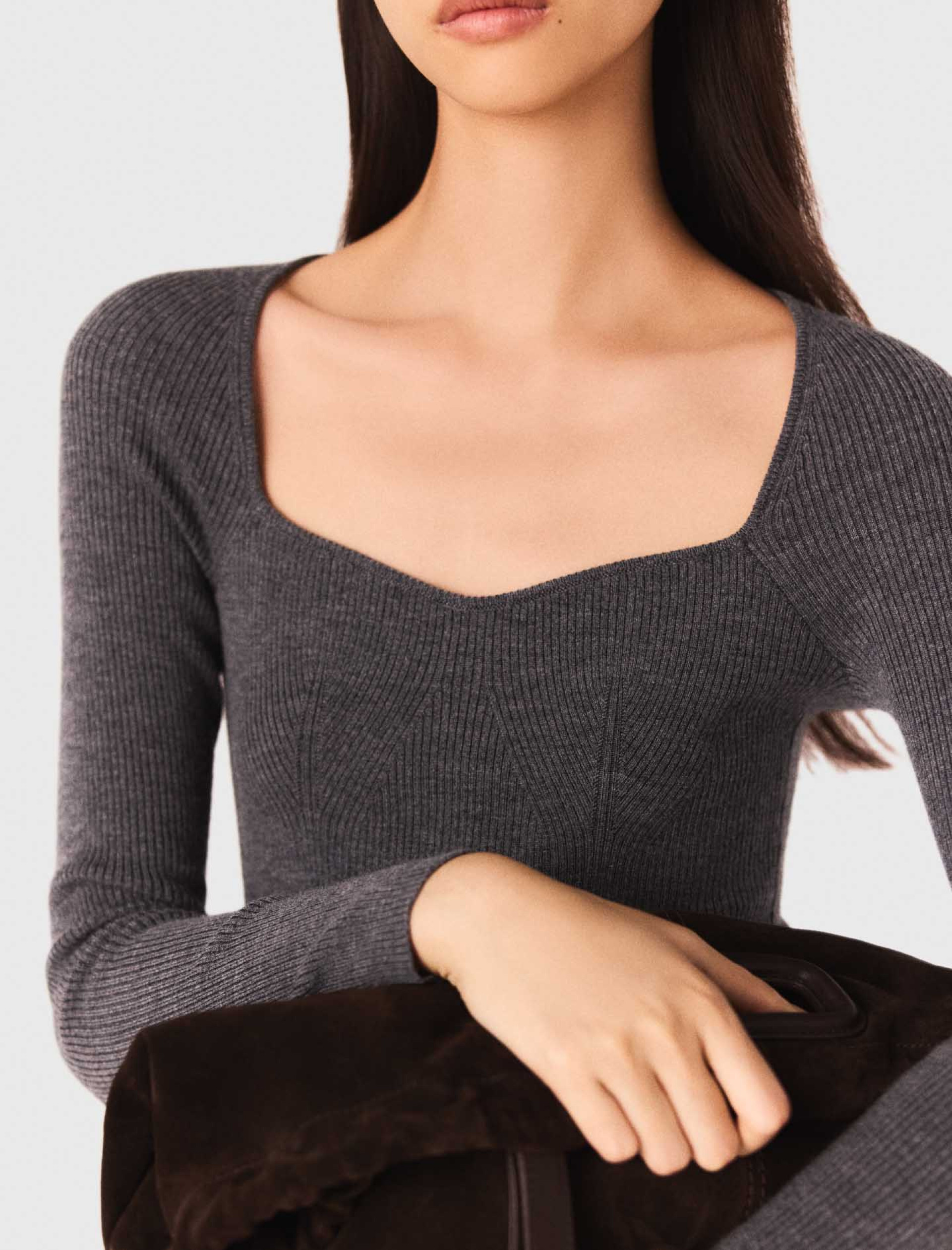 Женский серый джемпер в рубчик Женский серый джемпер в рубчик