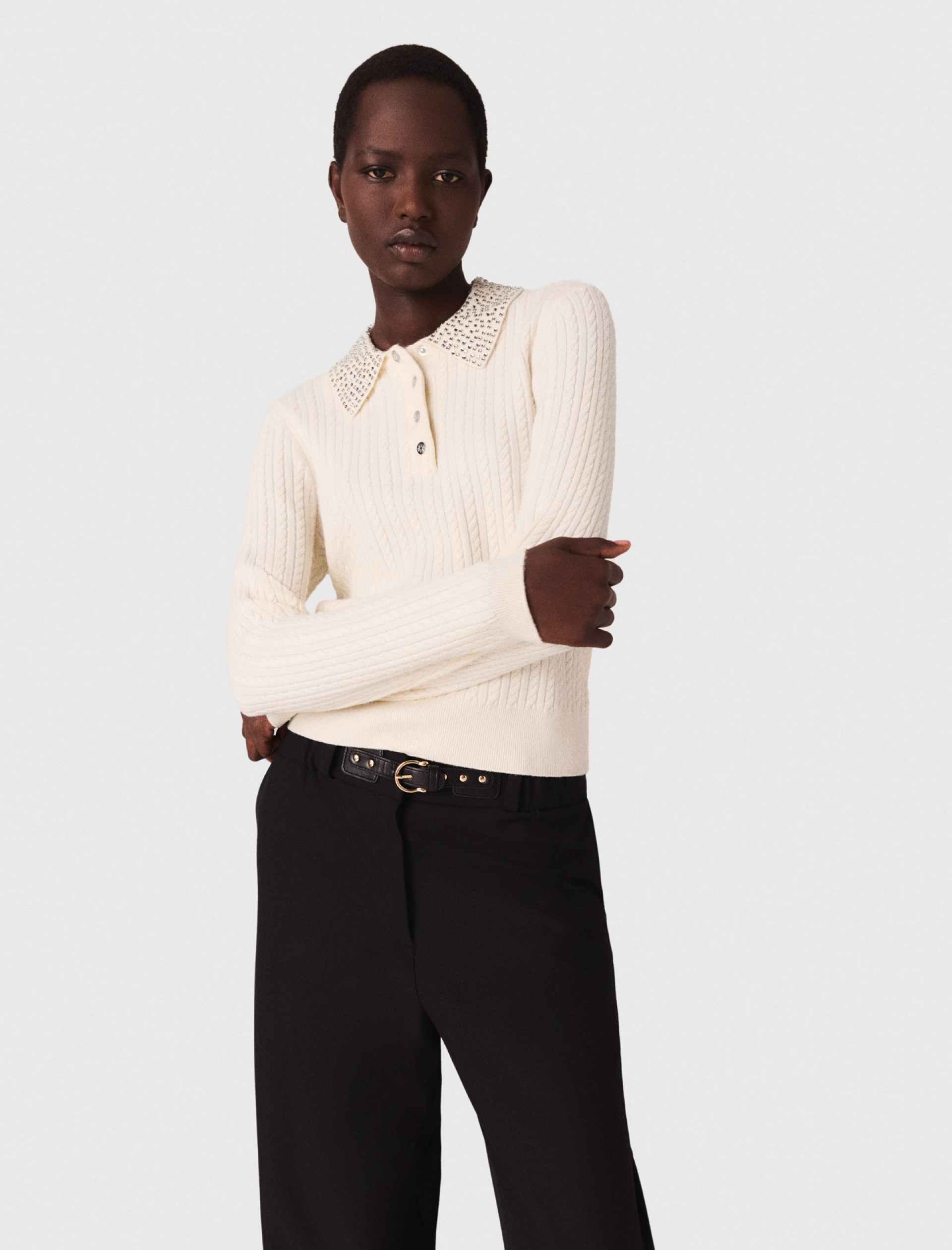 Женский джемпер-поло с воротником из стразов