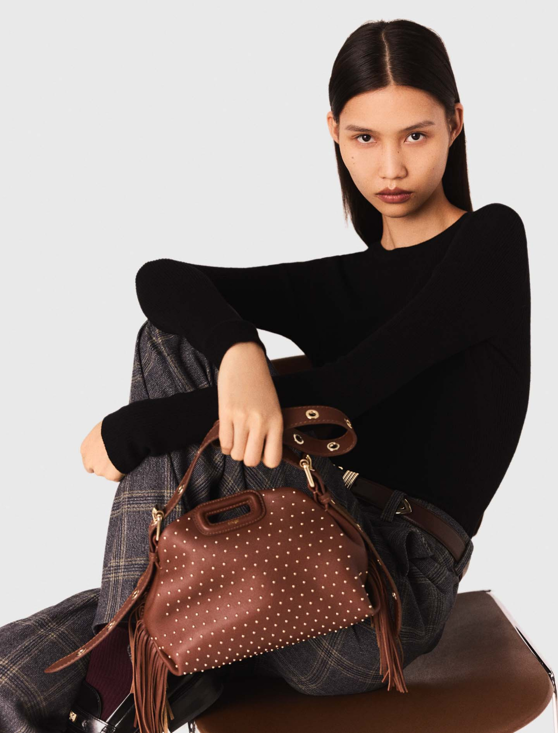 Жіночий чорний джемпер в рубчик Жіночий чорний джемпер в рубчик