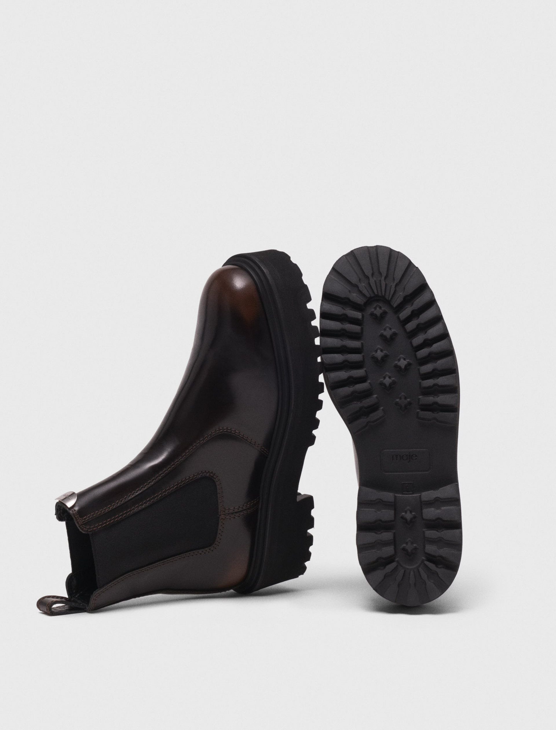 Жіночі коричневі черевики челсі