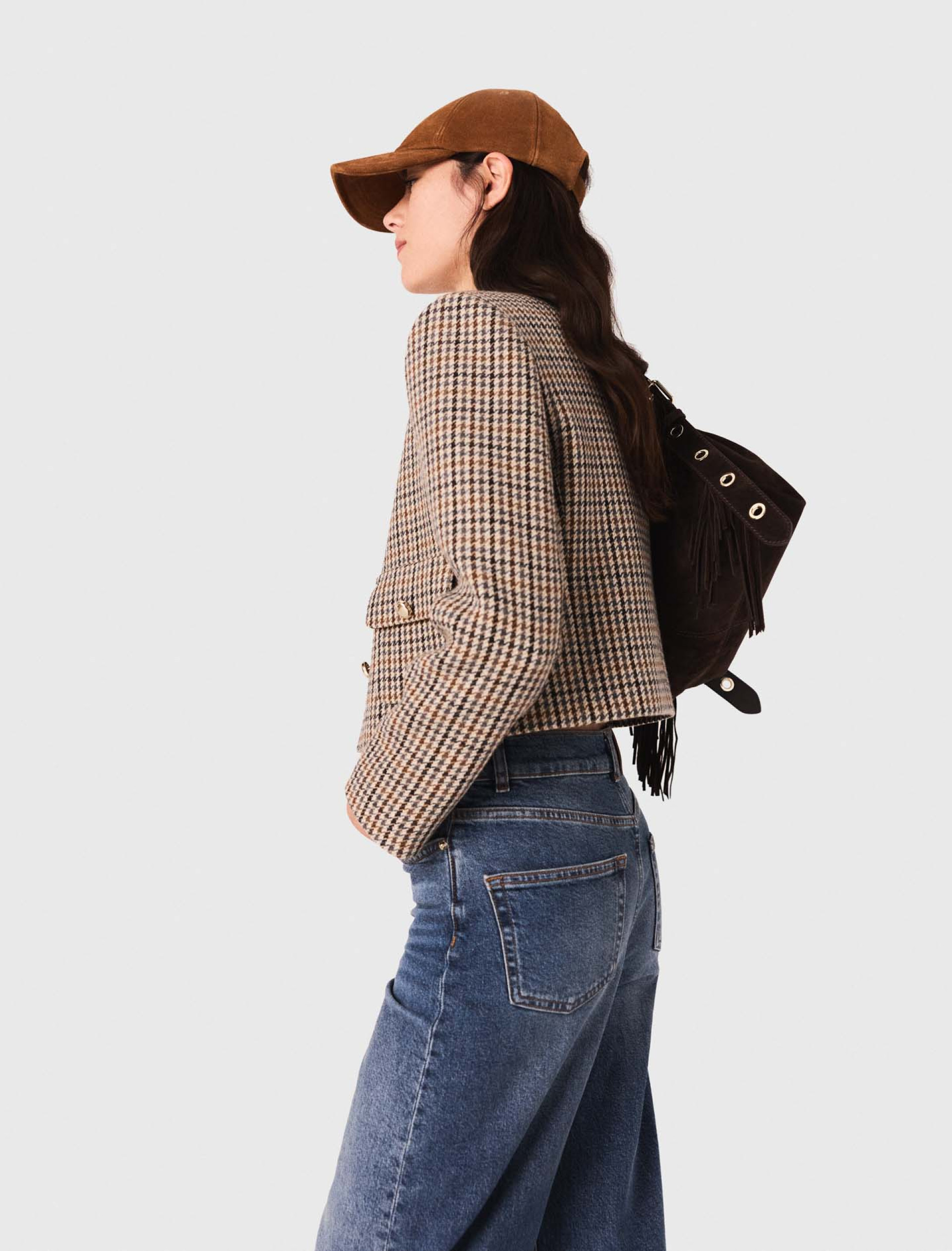 Женский короткий клетчатый жакет